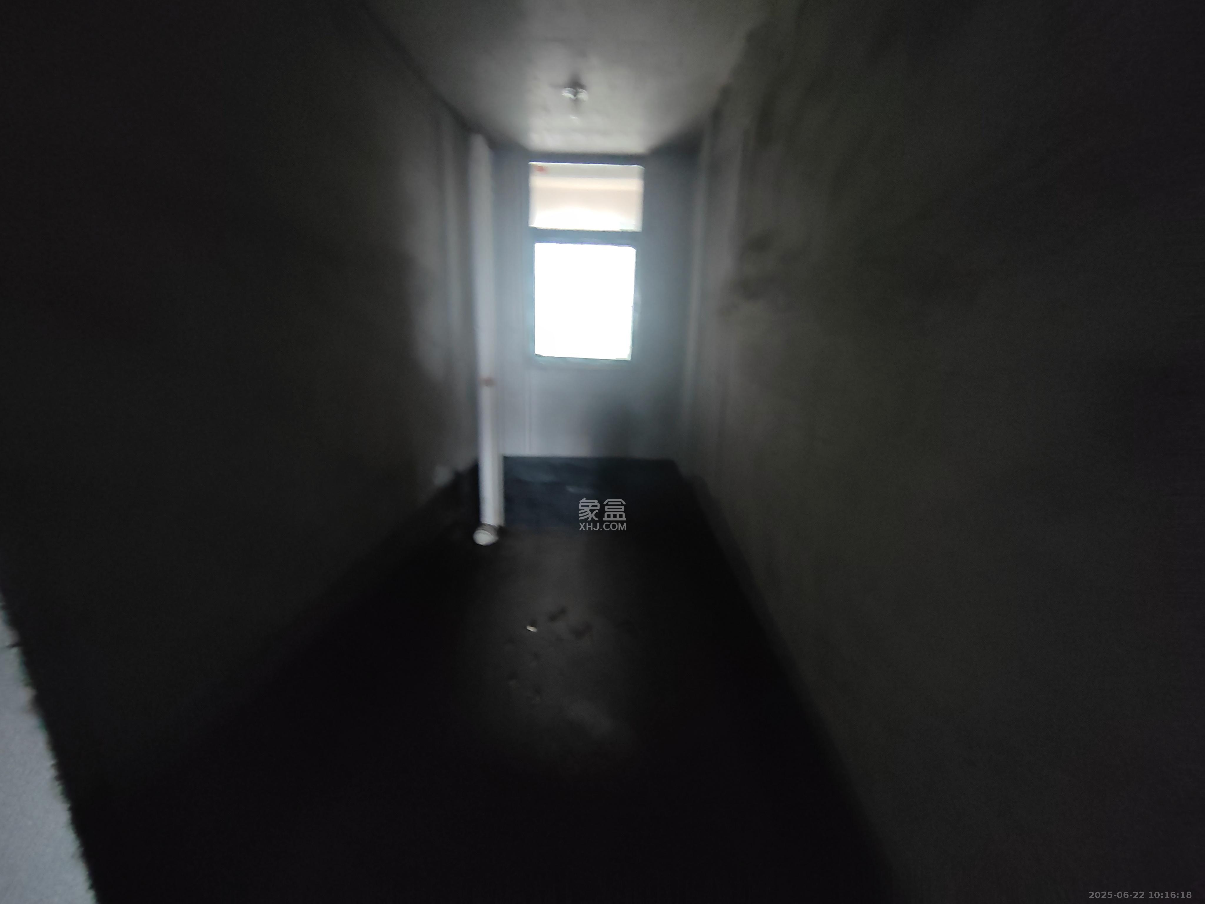 玺宇悦城国际 3室2厅2卫 50.0万 玺宇悦城国际 3室2厅2卫 50.0万客厅