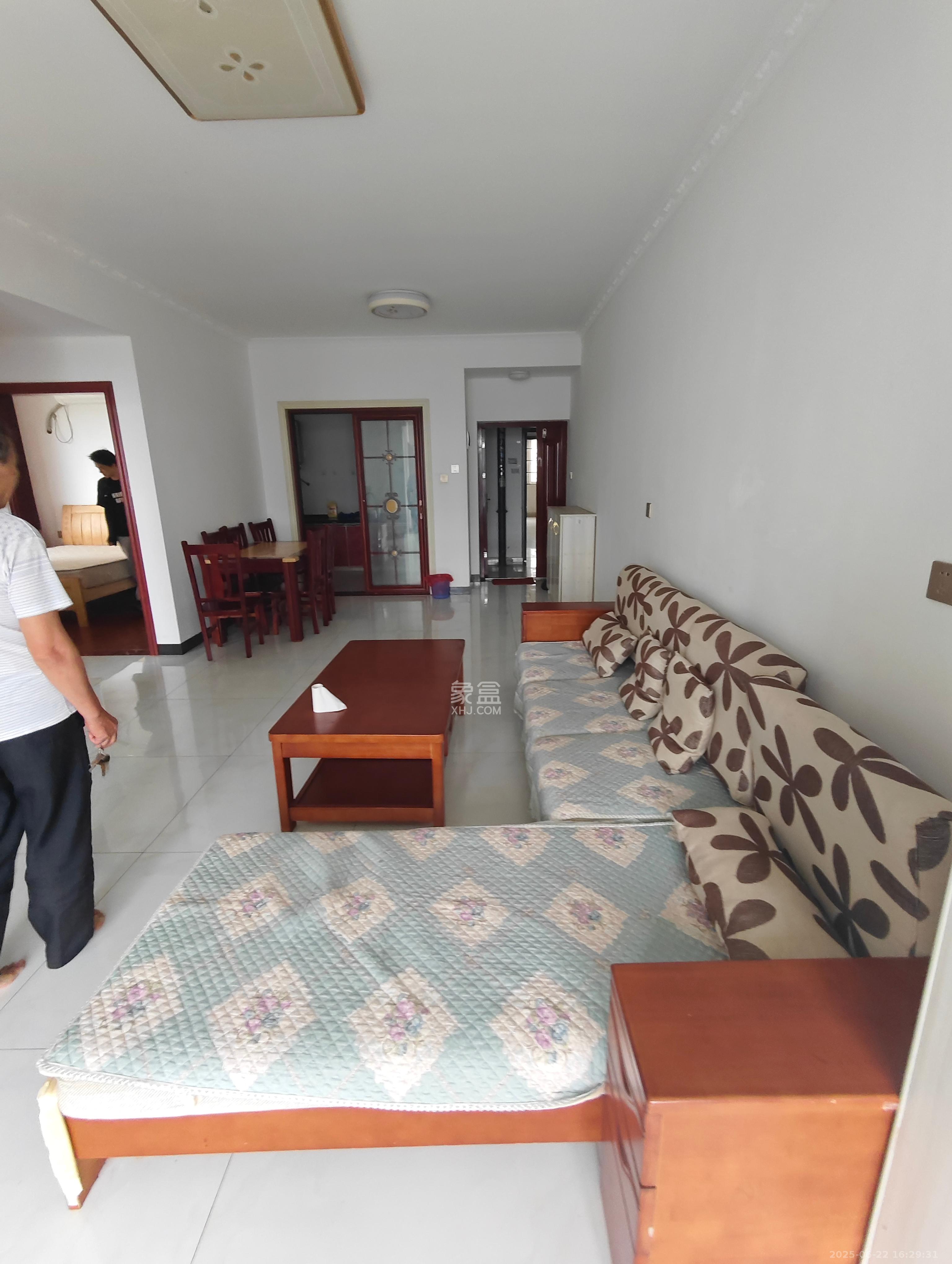 嘉顺苑 1室2厅1卫 2100.0元/月 嘉顺苑 1室2厅1卫 2100.0元/月室内图