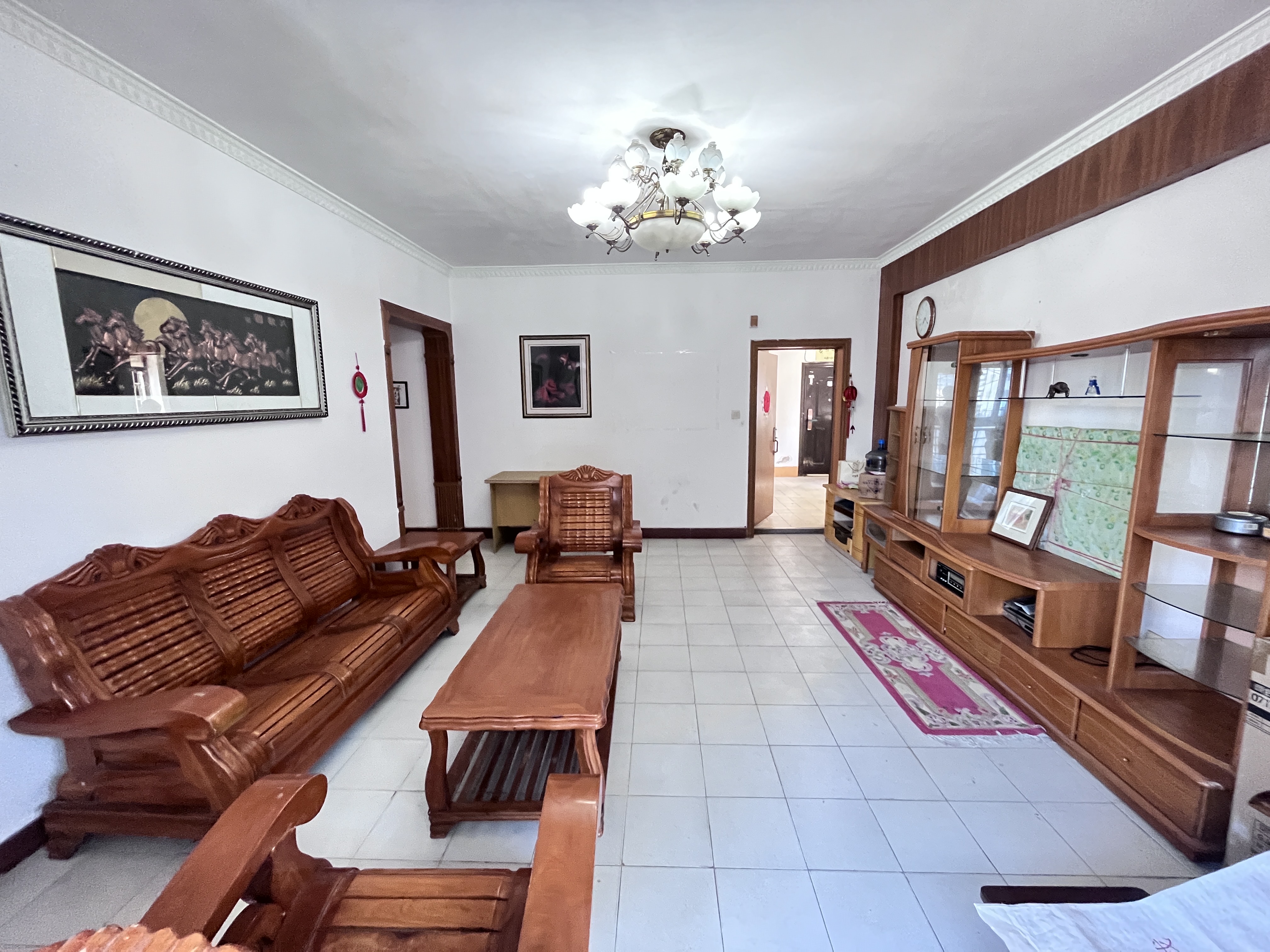 中湘公寓 3室2厅2卫 108.0万 中湘公寓 3室2厅2卫 108.0万客厅