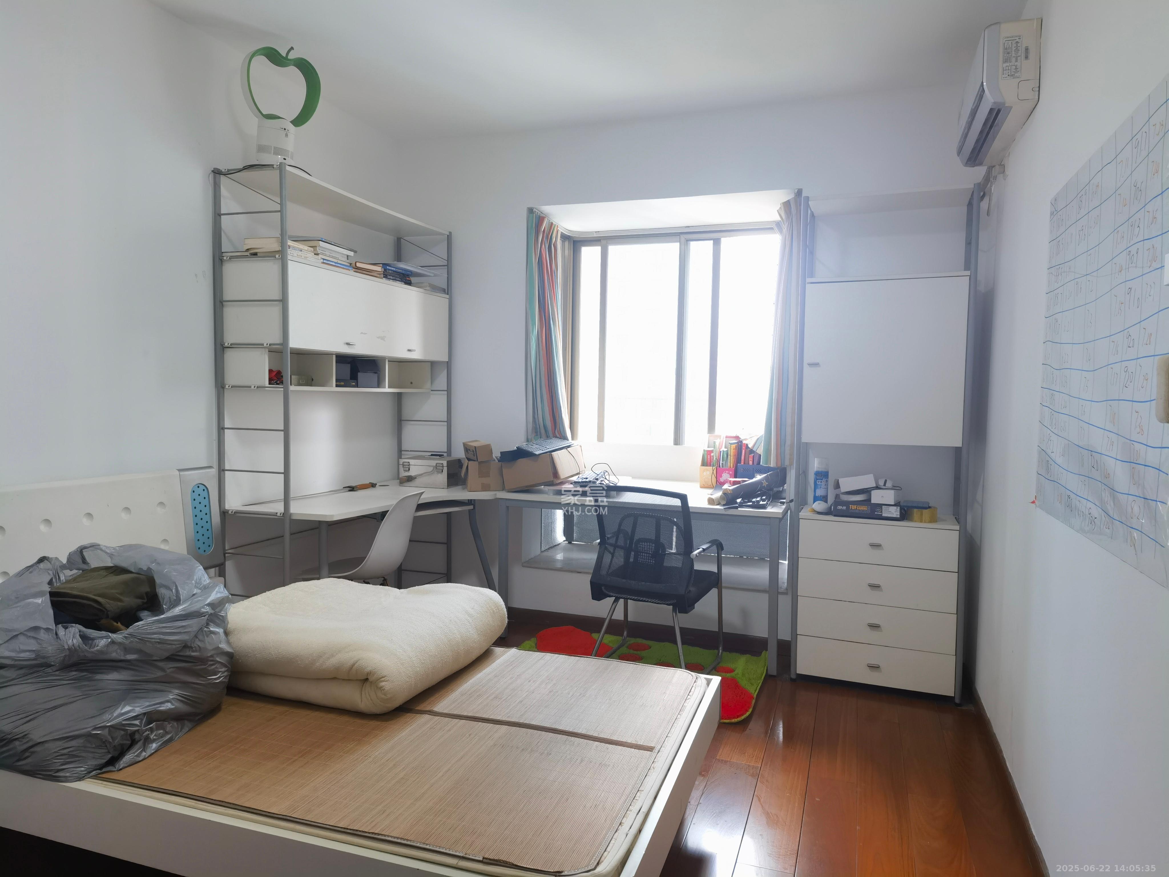 中天枫景园 4室2厅2卫 5500.0元/月 中天枫景园 4室2厅2卫 5500.0元/月室内图