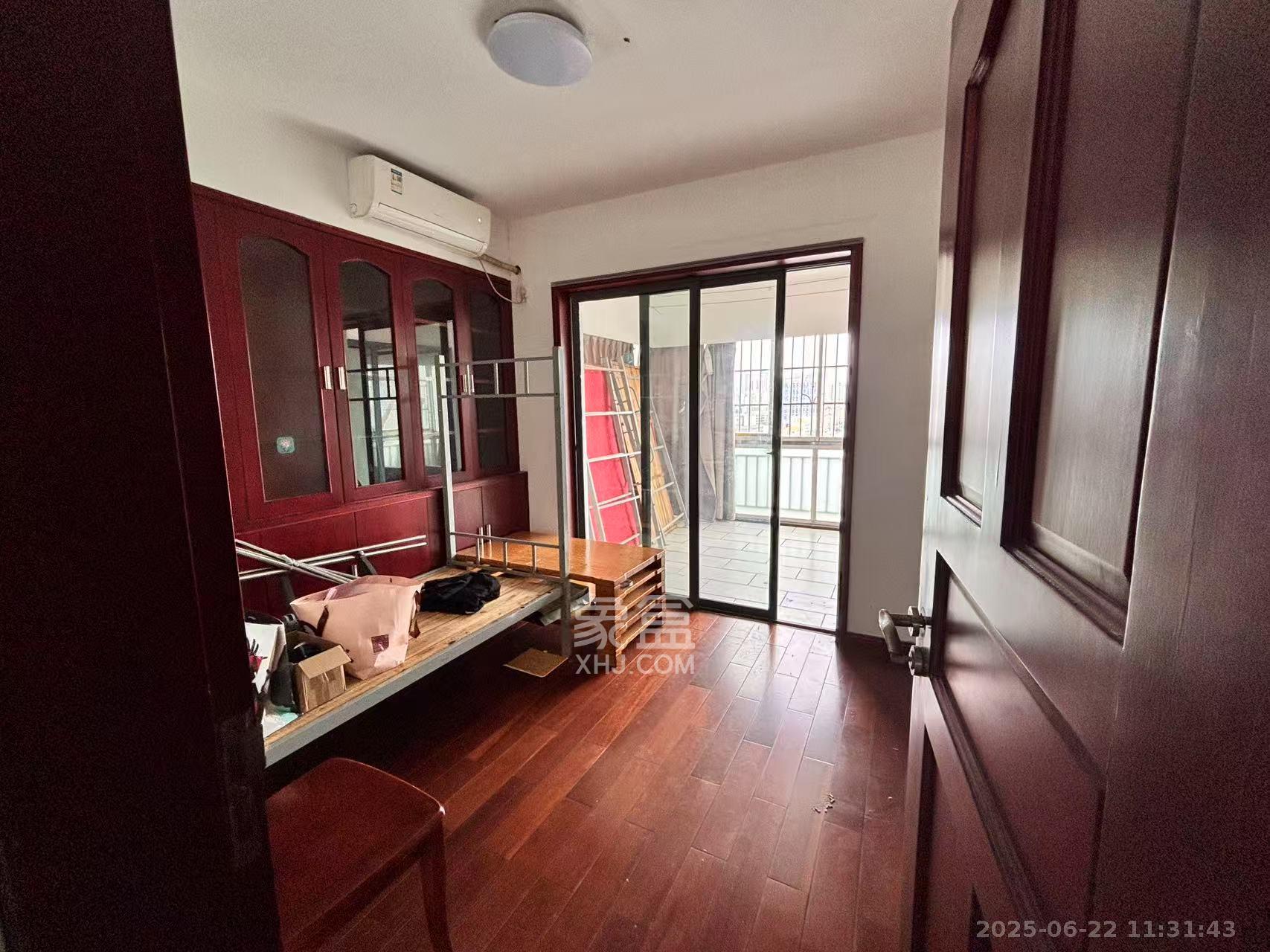 格蓝康都  4室2厅2卫    3100.0元/月 格蓝康都  4室2厅2卫    3100.0元/月室内图