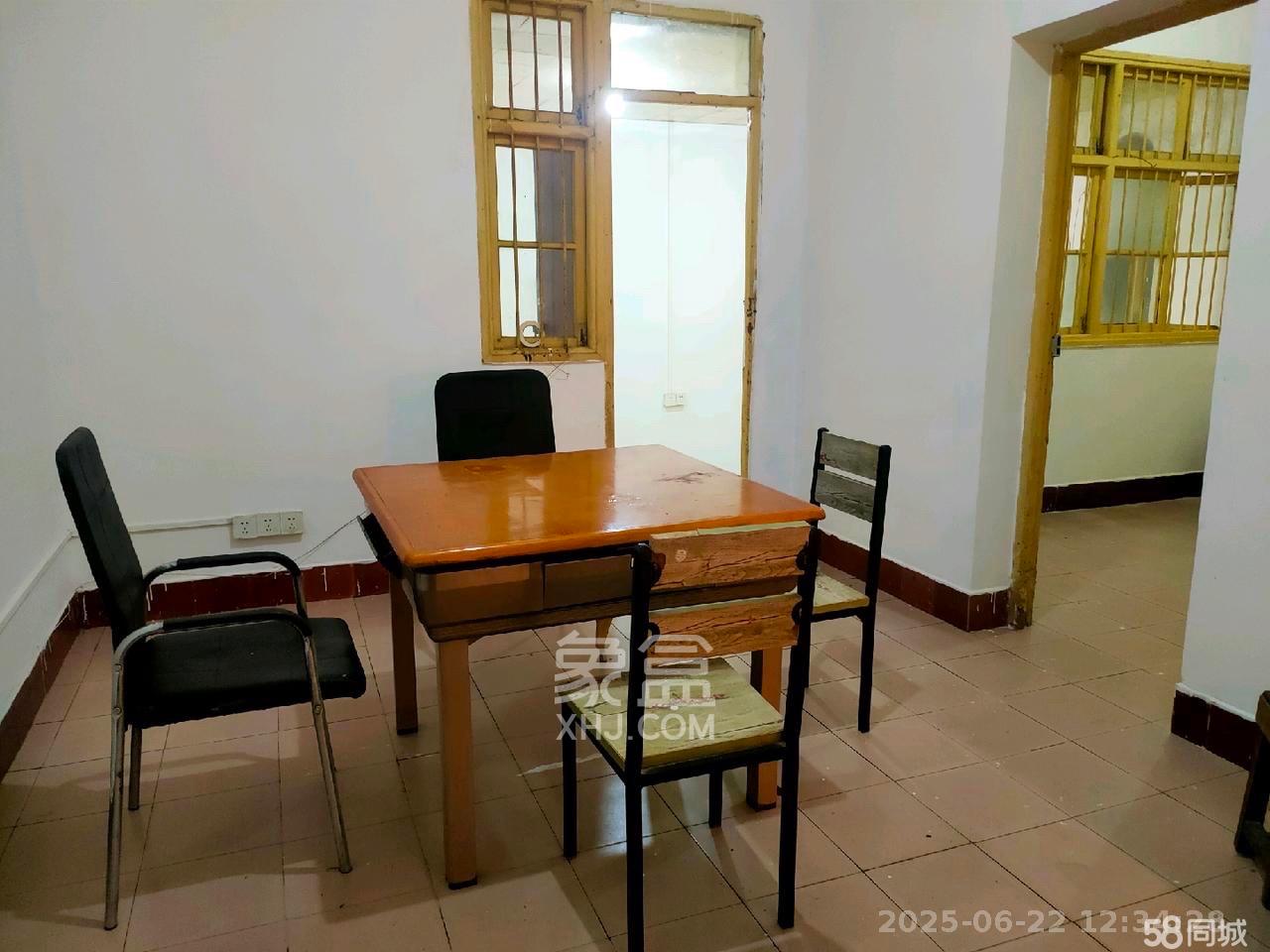 望麓园散盘 1室2厅1卫 2100.0元/月 望麓园散盘 1室2厅1卫 2100.0元/月室内图