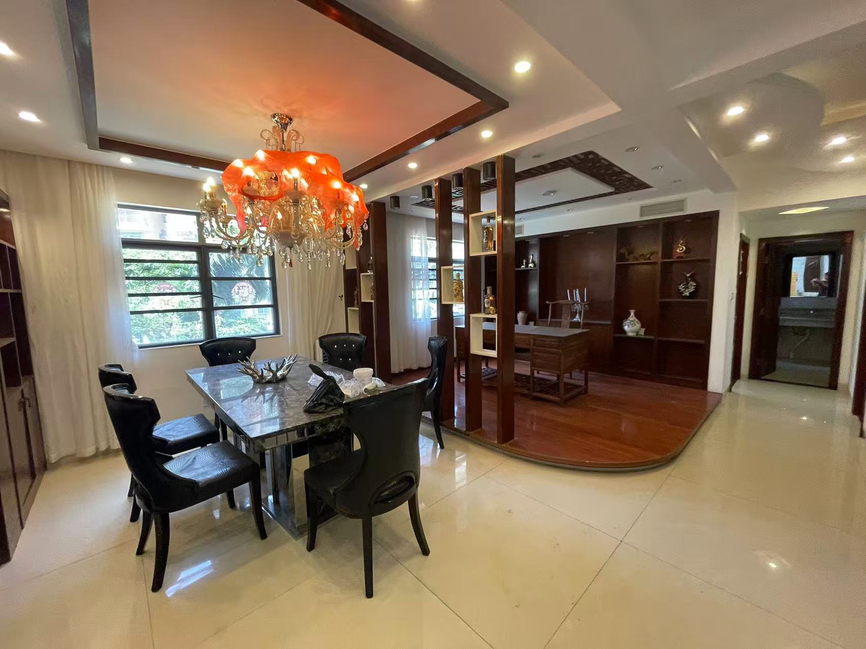 新世界花园二期 5室2厅3卫 6500.0元/月 新世界花园二期 5室2厅3卫 6500.0元/月室内图