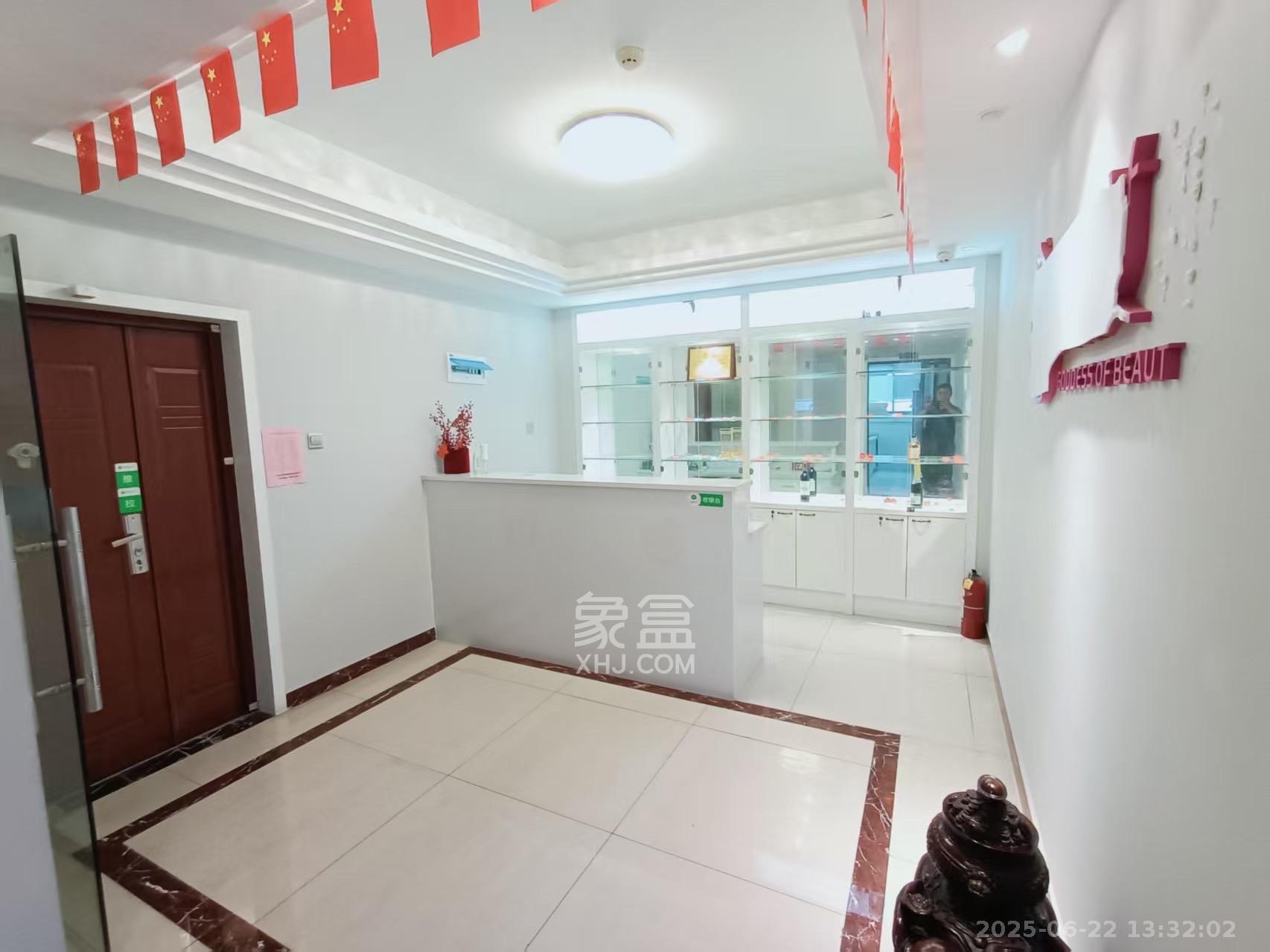 湘江世纪城富湾国际 6室2厅2卫 10000.0元/月 湘江世纪城富湾国际 6室2厅2卫 10000.0元/月室内图