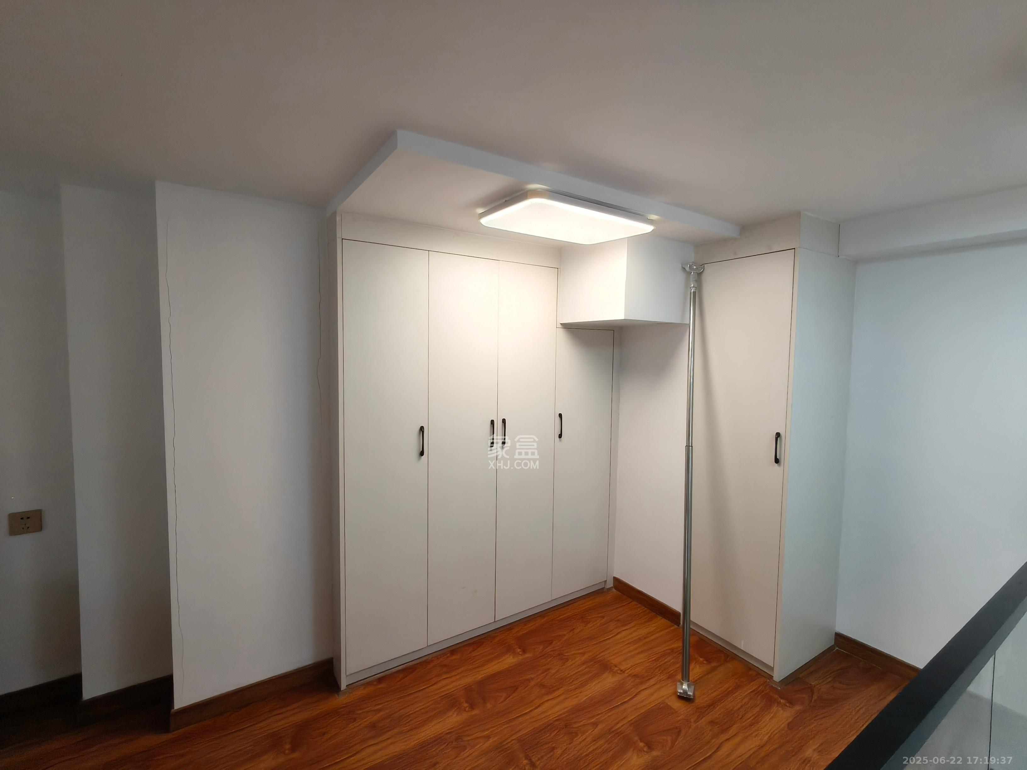 碧桂园星荟  1室1厅1卫    1300.0元/月 碧桂园星荟  1室1厅1卫    1300.0元/月室内图