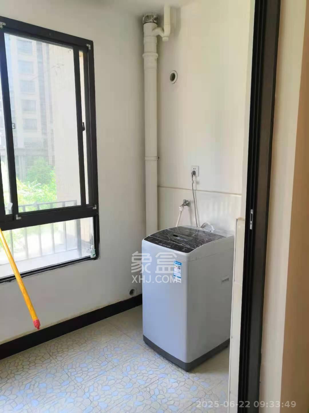 华润凤凰城三期 3室2厅1卫 1800.0元/月 华润凤凰城三期 3室2厅1卫 1800.0元/月室内图