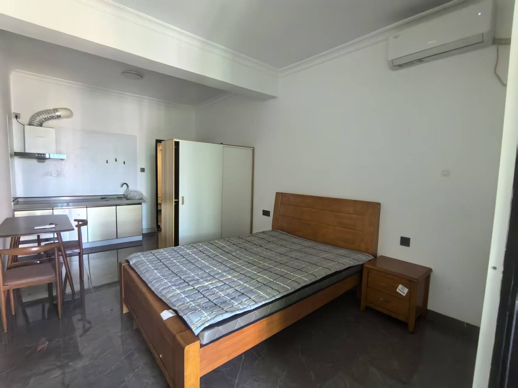 阳光巴洛克广场 1室0厅0卫 1300.0元/月 阳光巴洛克广场 1室0厅0卫 1300.0元/月室内图