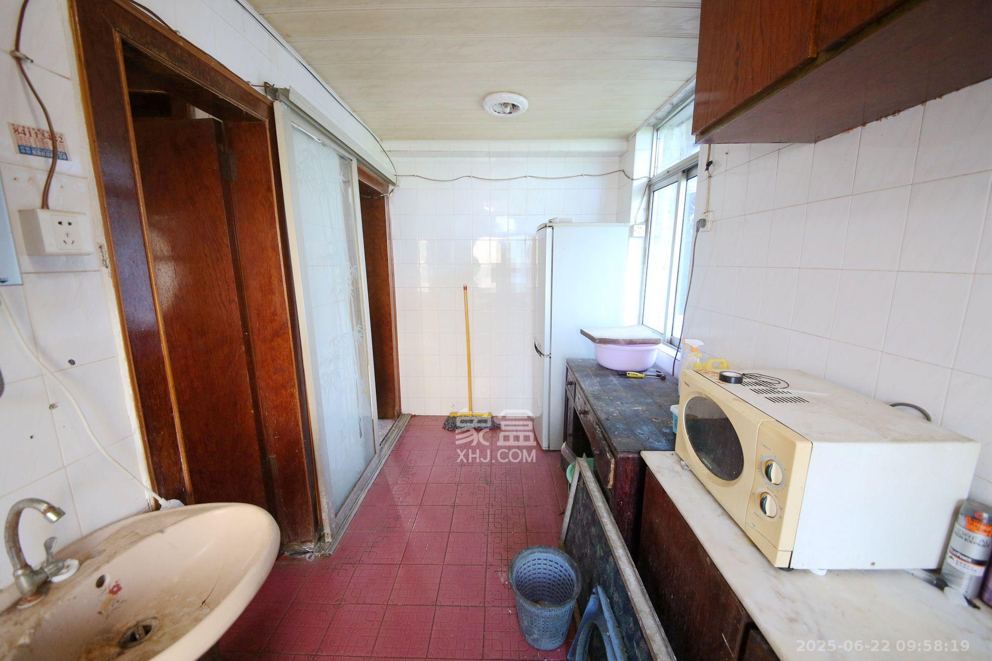 向韶村 2室2厅1卫 1800.0元/月 向韶村 2室2厅1卫 1800.0元/月室内图