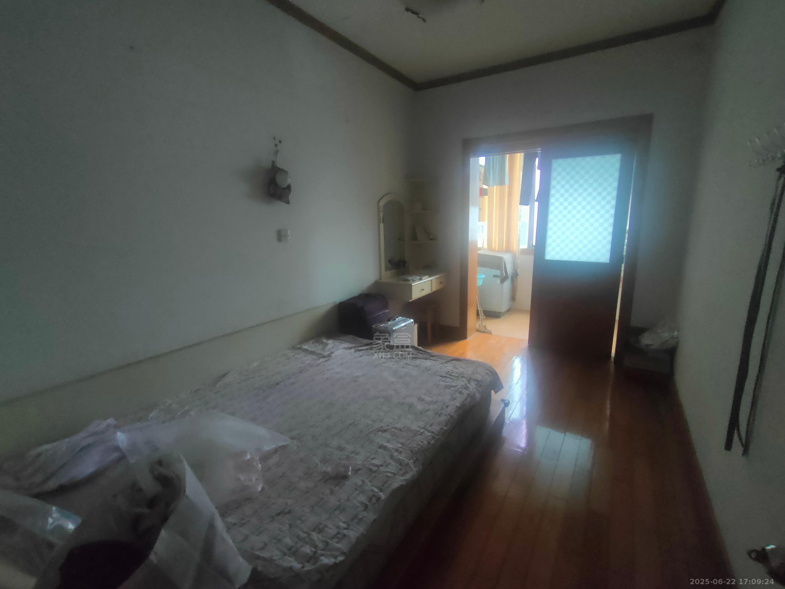 八一新村  3室1厅1卫   1000.00元/月室内图