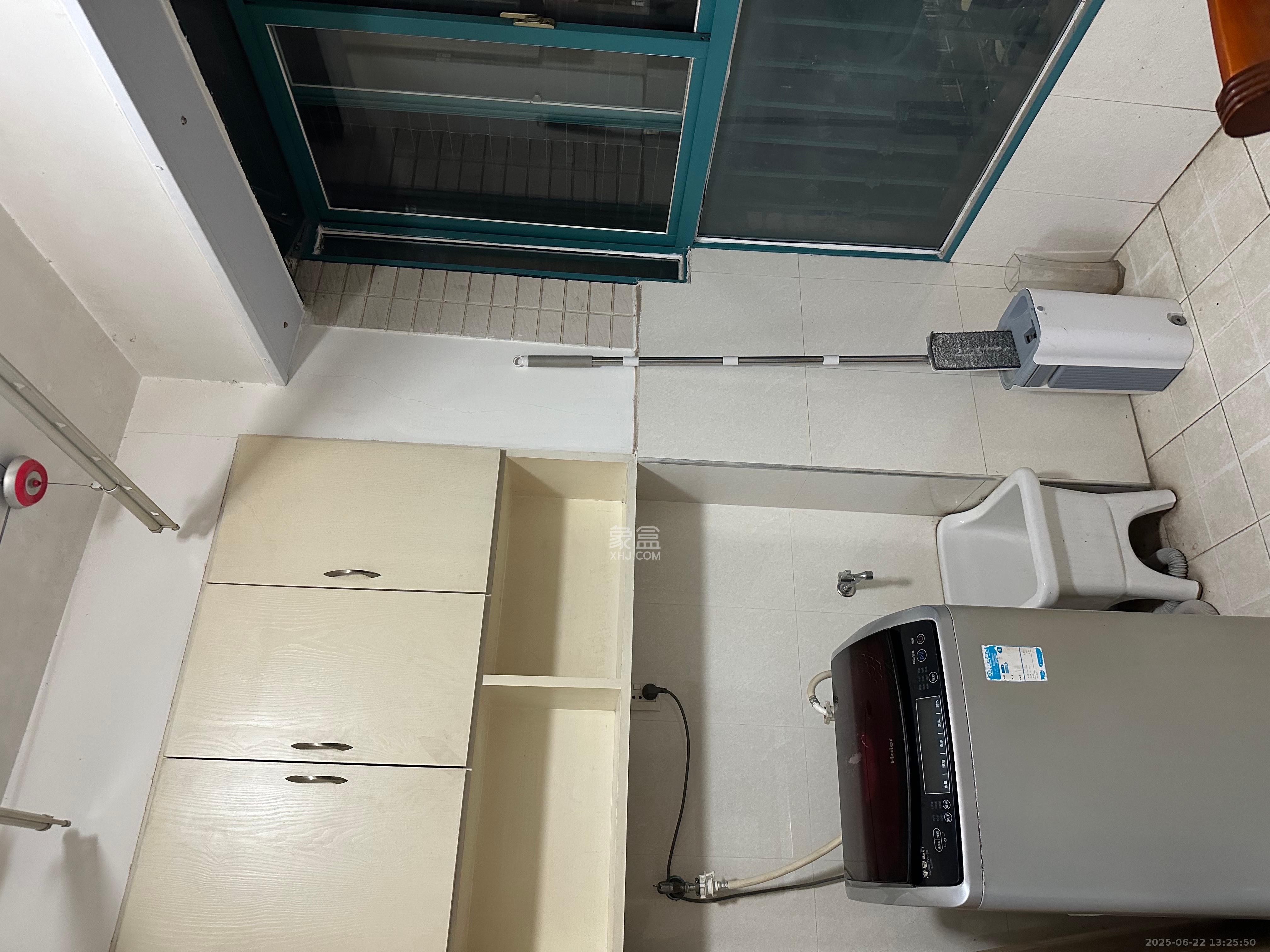 蝴蝶谷 1室2厅1卫 1600.0元/月 蝴蝶谷 1室2厅1卫 1600.0元/月室内图