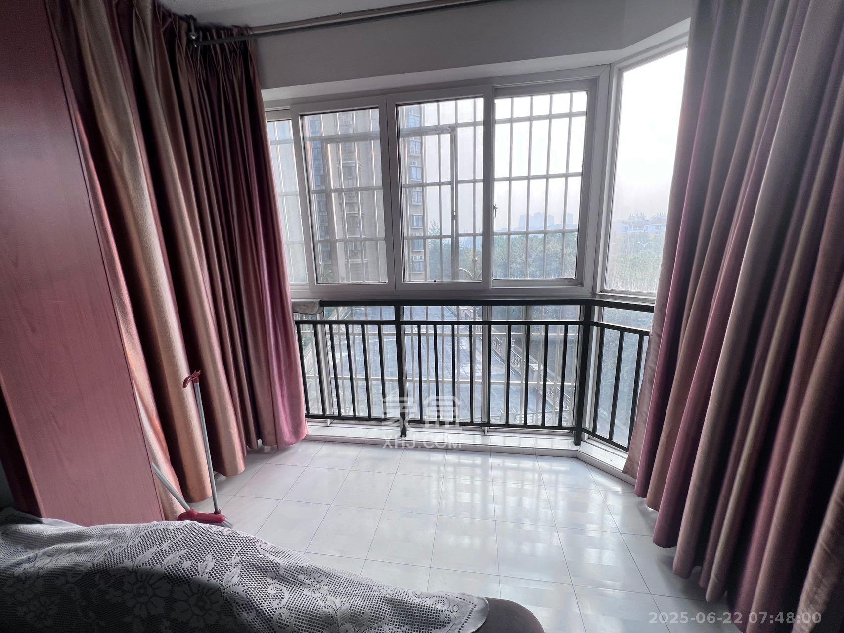 龙王港社区 3室2厅1卫 2600.0元/月 龙王港社区 3室2厅1卫 2600.0元/月室内图