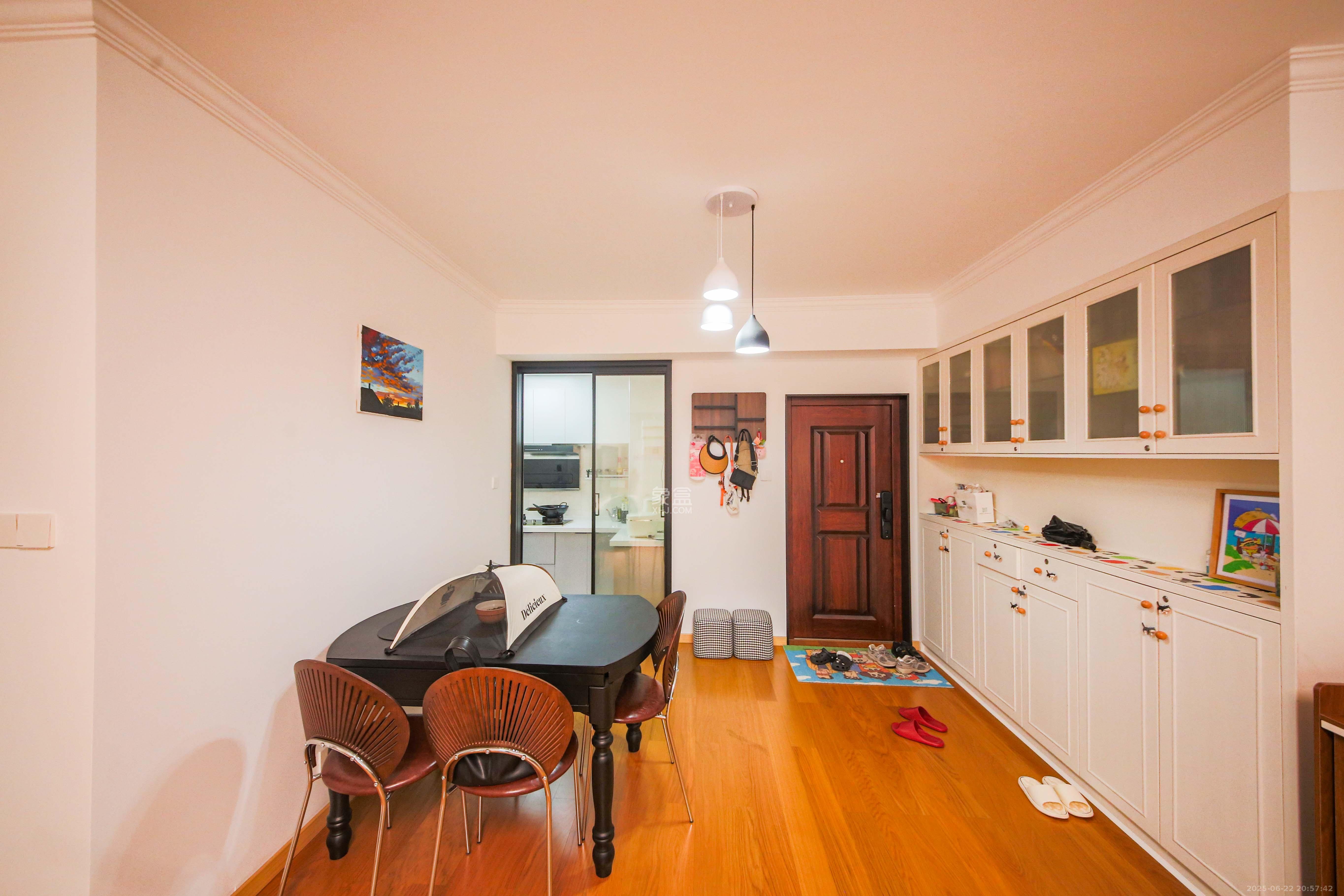 和庄 3室2厅1卫 116.8万 和庄 3室2厅1卫 116.8万客厅