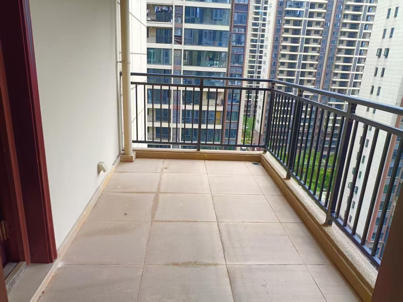 碧桂园梓山府 4室2厅2卫 2000.0元/月 碧桂园梓山府 4室2厅2卫 2000.0元/月室内图