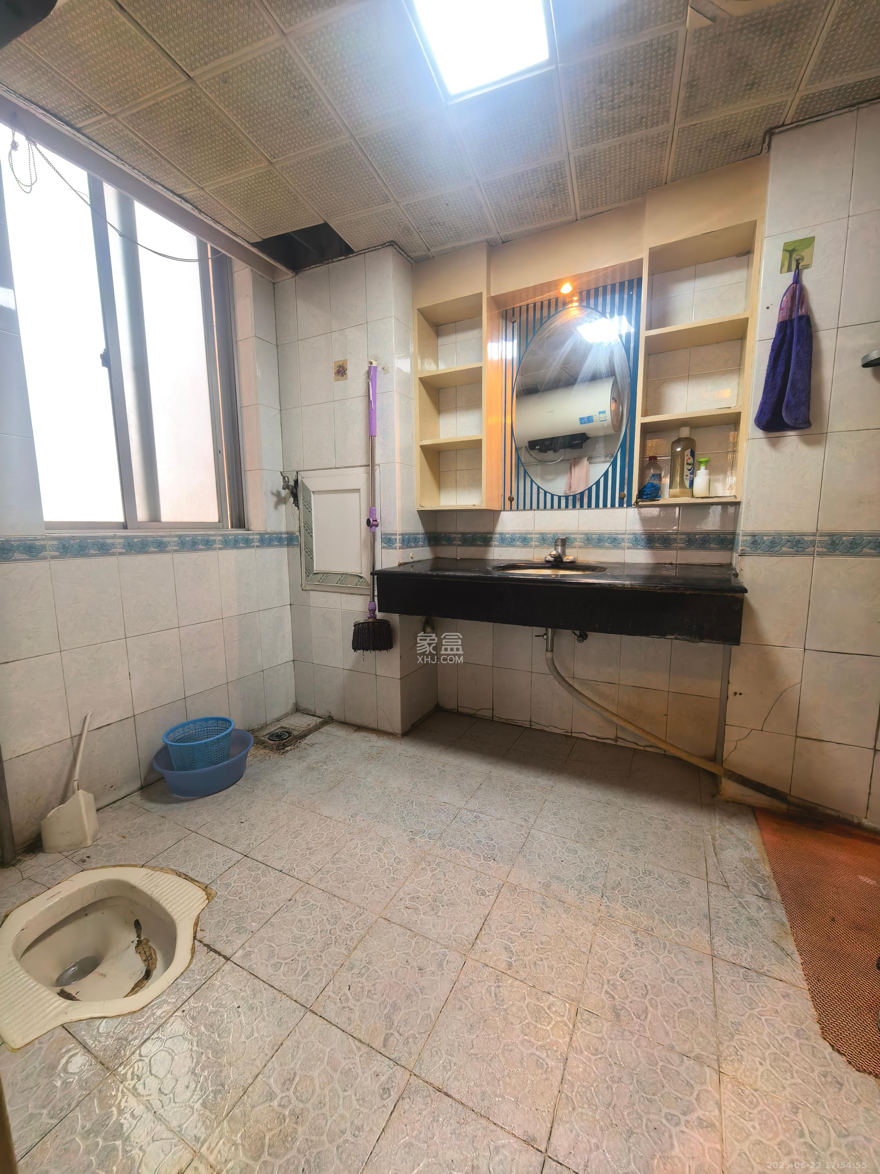 湘农桥社区 3室2厅1卫 2600.0元/月 湘农桥社区 3室2厅1卫 2600.0元/月室内图