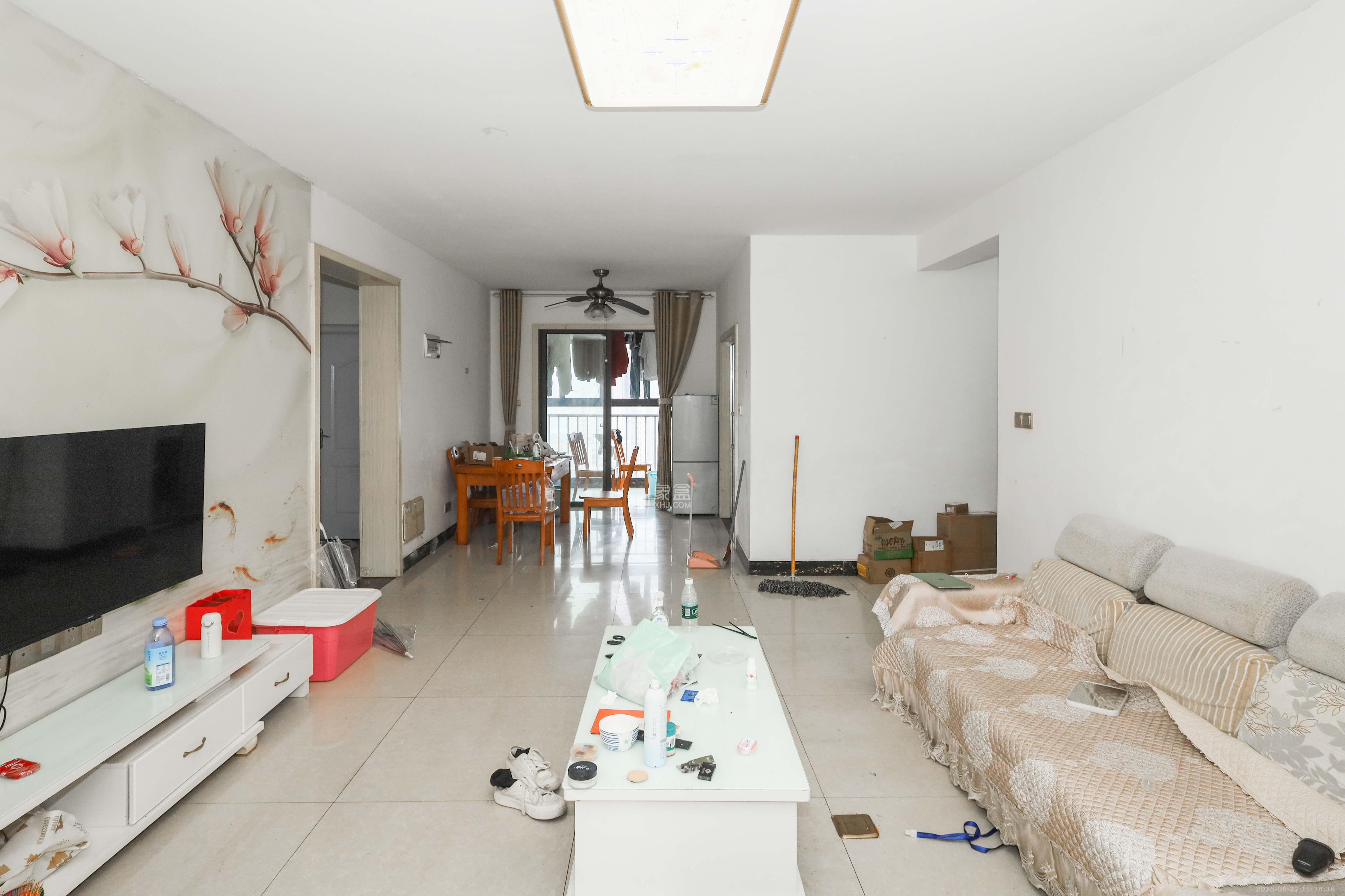 旭辉御府  3室2厅2卫    120.0万 旭辉御府  3室2厅2卫    120.0万客厅