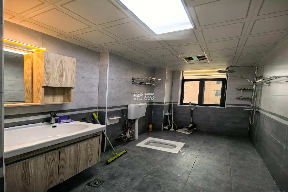 武广国际学苑  3室2厅2卫    2000.0元/月 武广国际学苑  3室2厅2卫    2000.0元/月室内图