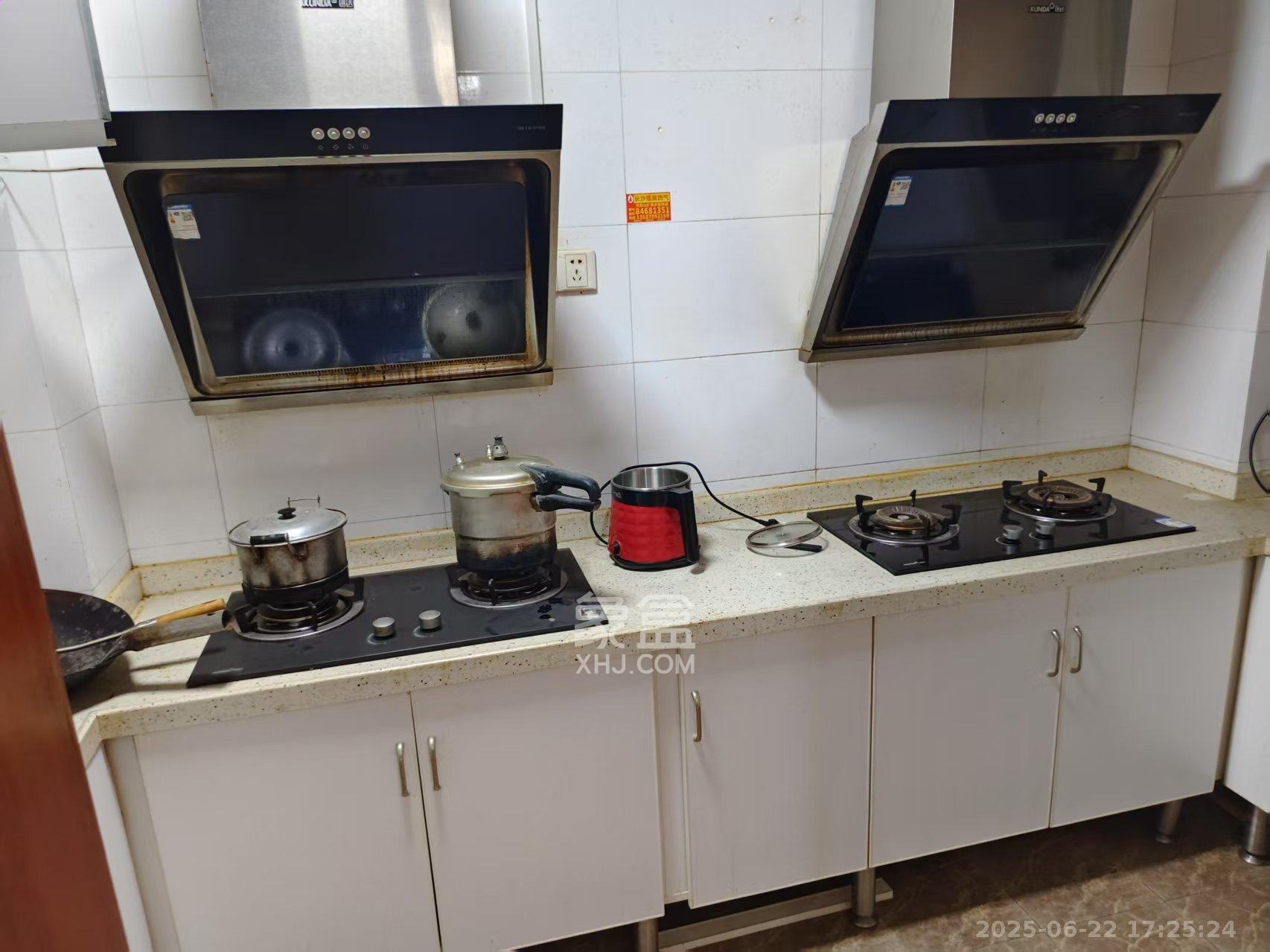 中扬华苑  4室2厅4卫    2600.0元/月 中扬华苑  4室2厅4卫    2600.0元/月室内图