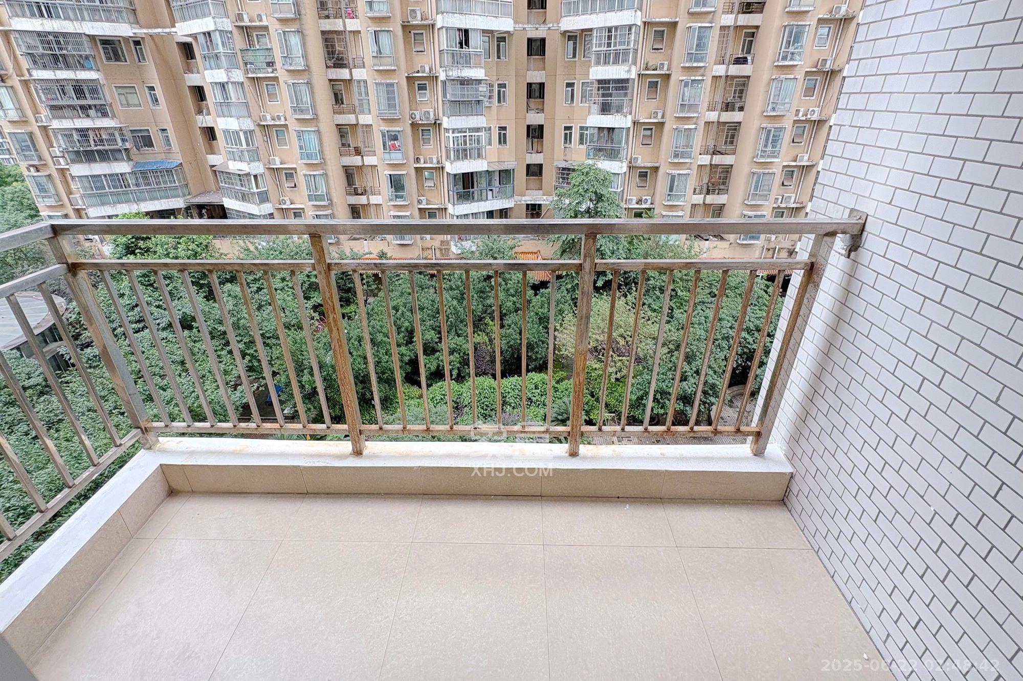 凯通国际城（凯通朝庭）  2室1厅1卫    55.0万阳台