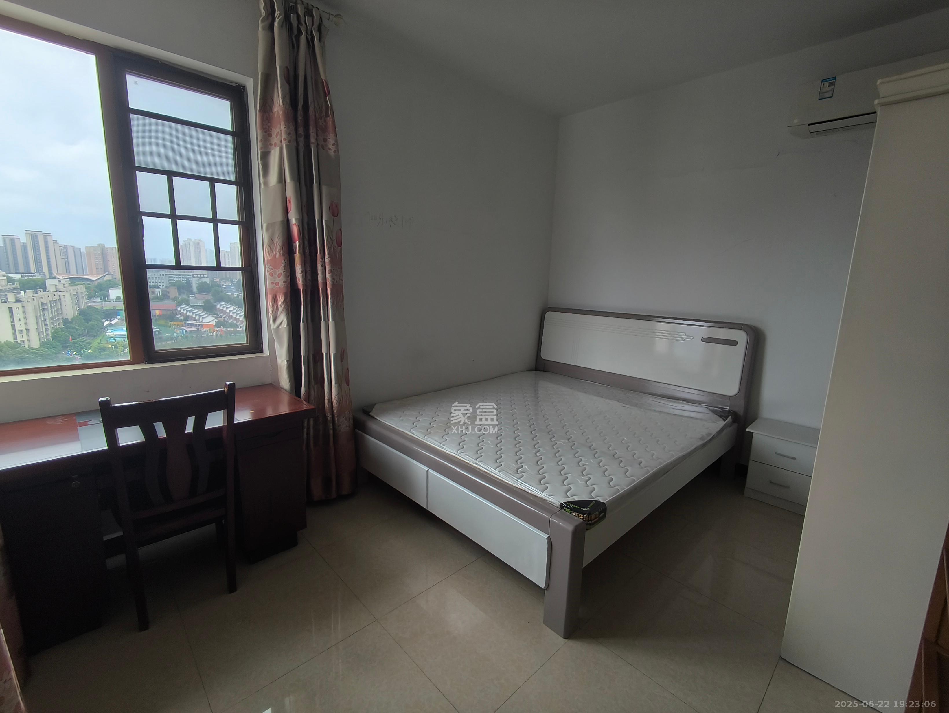 万里时代  3室1厅1卫    2800.0元/月 万里时代  3室1厅1卫    2800.0元/月室内图