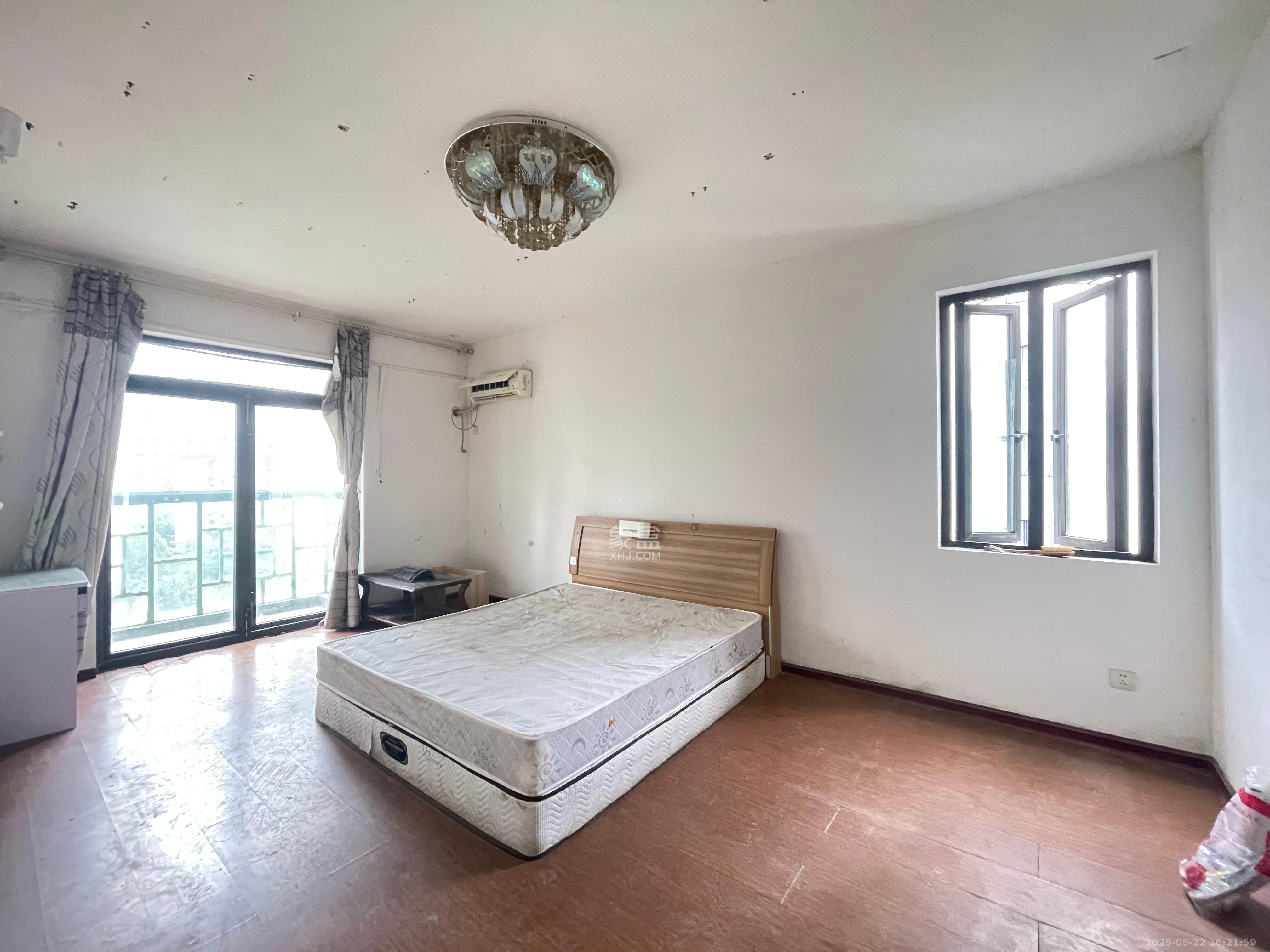 西子湖畔沃府  4室2厅2卫    2600.0元/月室内图