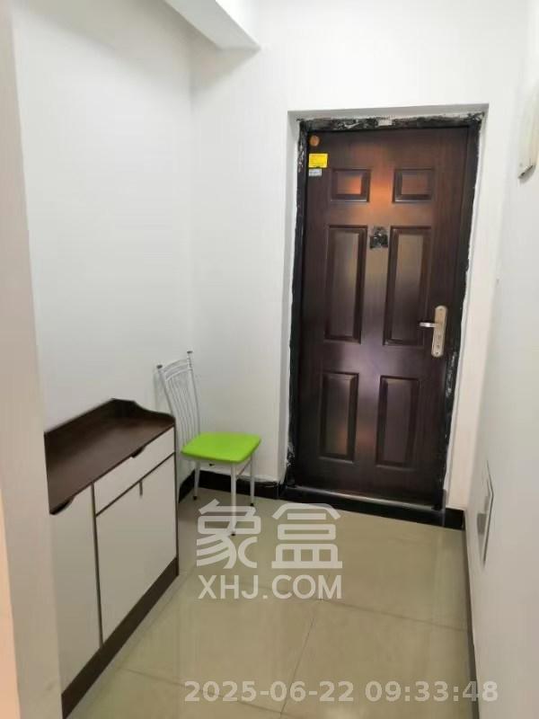 华润凤凰城三期 3室2厅1卫 1800.0元/月 华润凤凰城三期 3室2厅1卫 1800.0元/月室内图