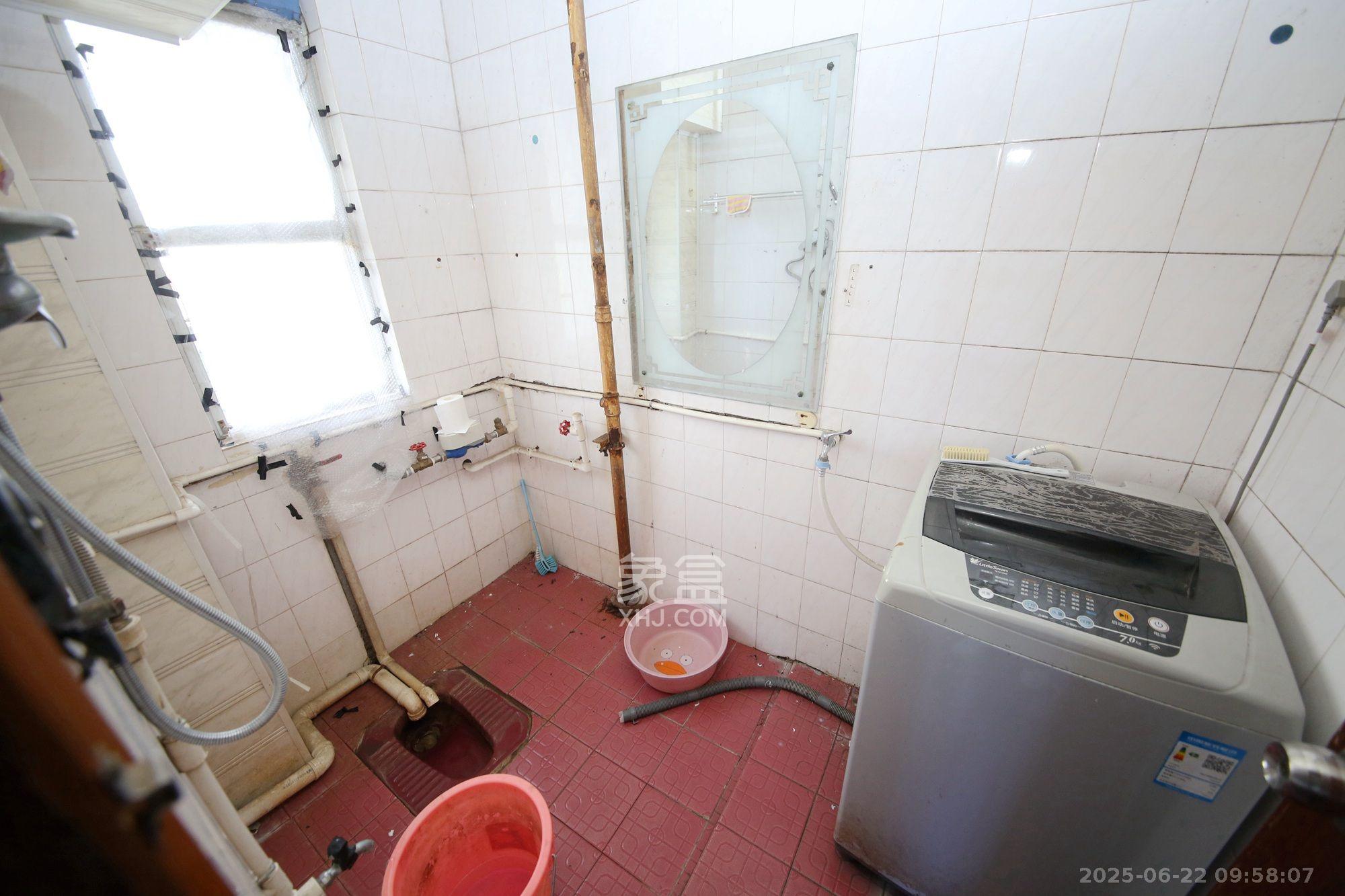 向韶村 2室2厅1卫 1800.0元/月 向韶村 2室2厅1卫 1800.0元/月室内图