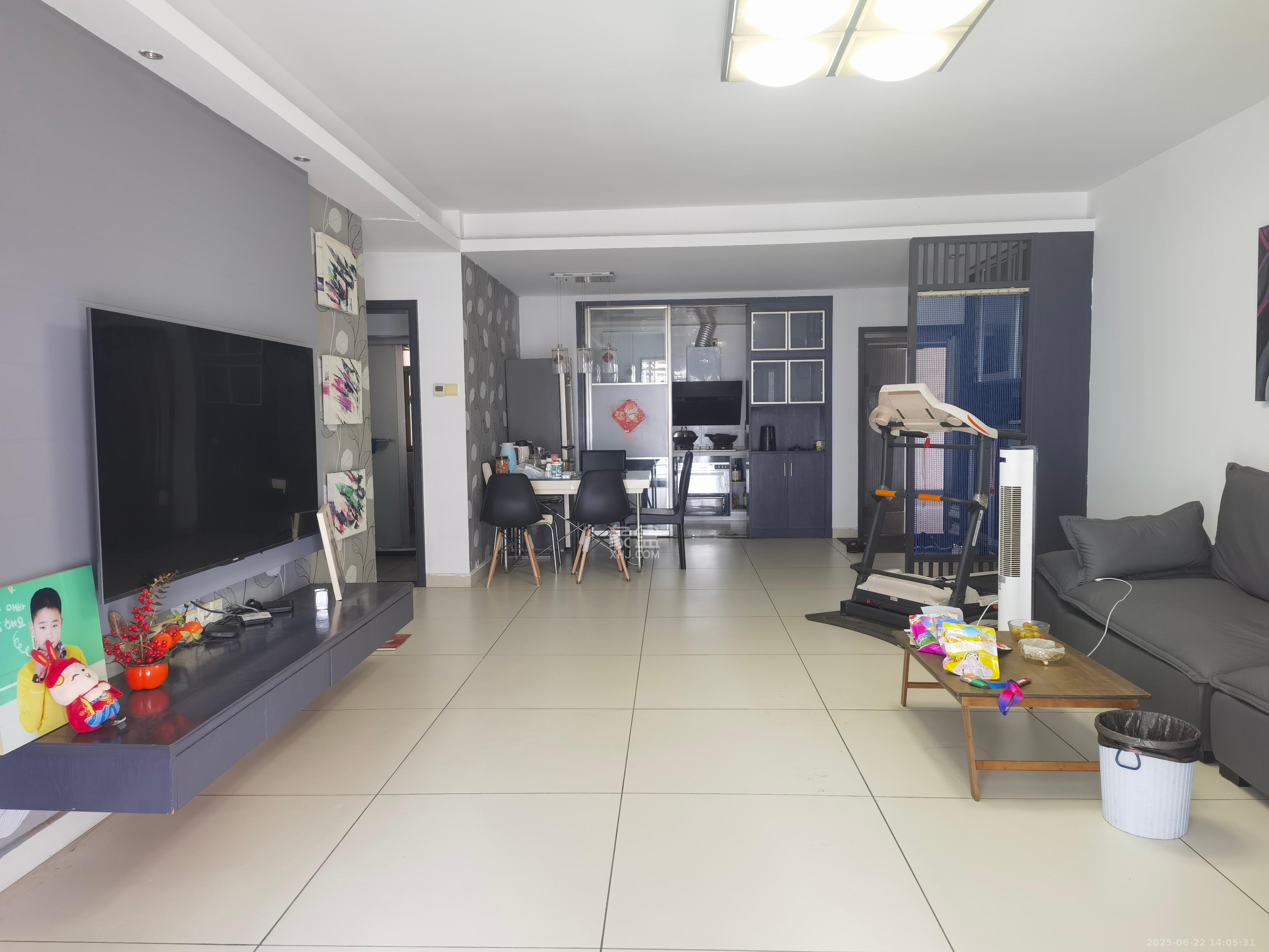 中天枫景园 4室2厅2卫 5500.0元/月 中天枫景园 4室2厅2卫 5500.0元/月室内图