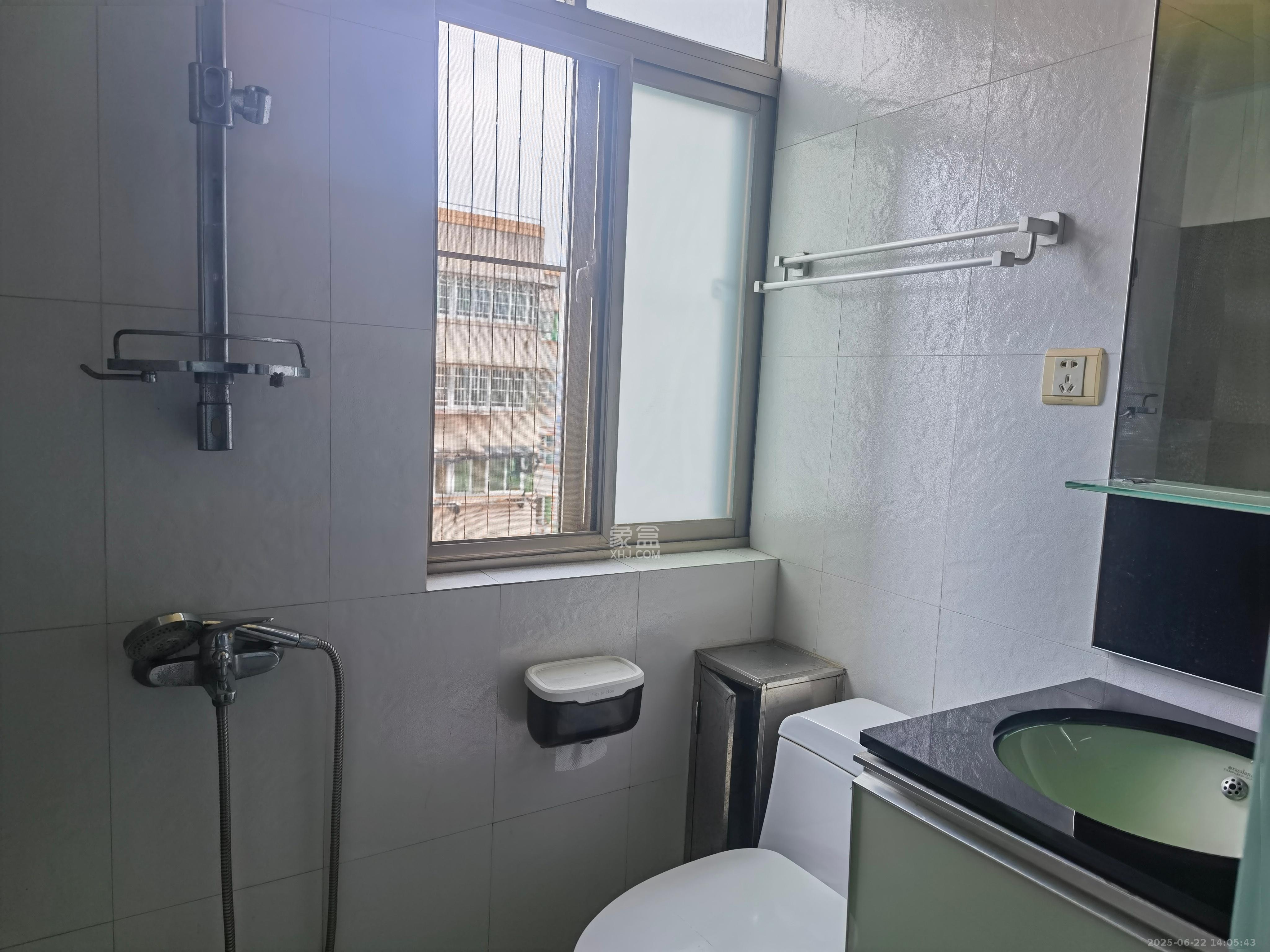 中天枫景园  4室2厅2卫    5500.0元/月室内图