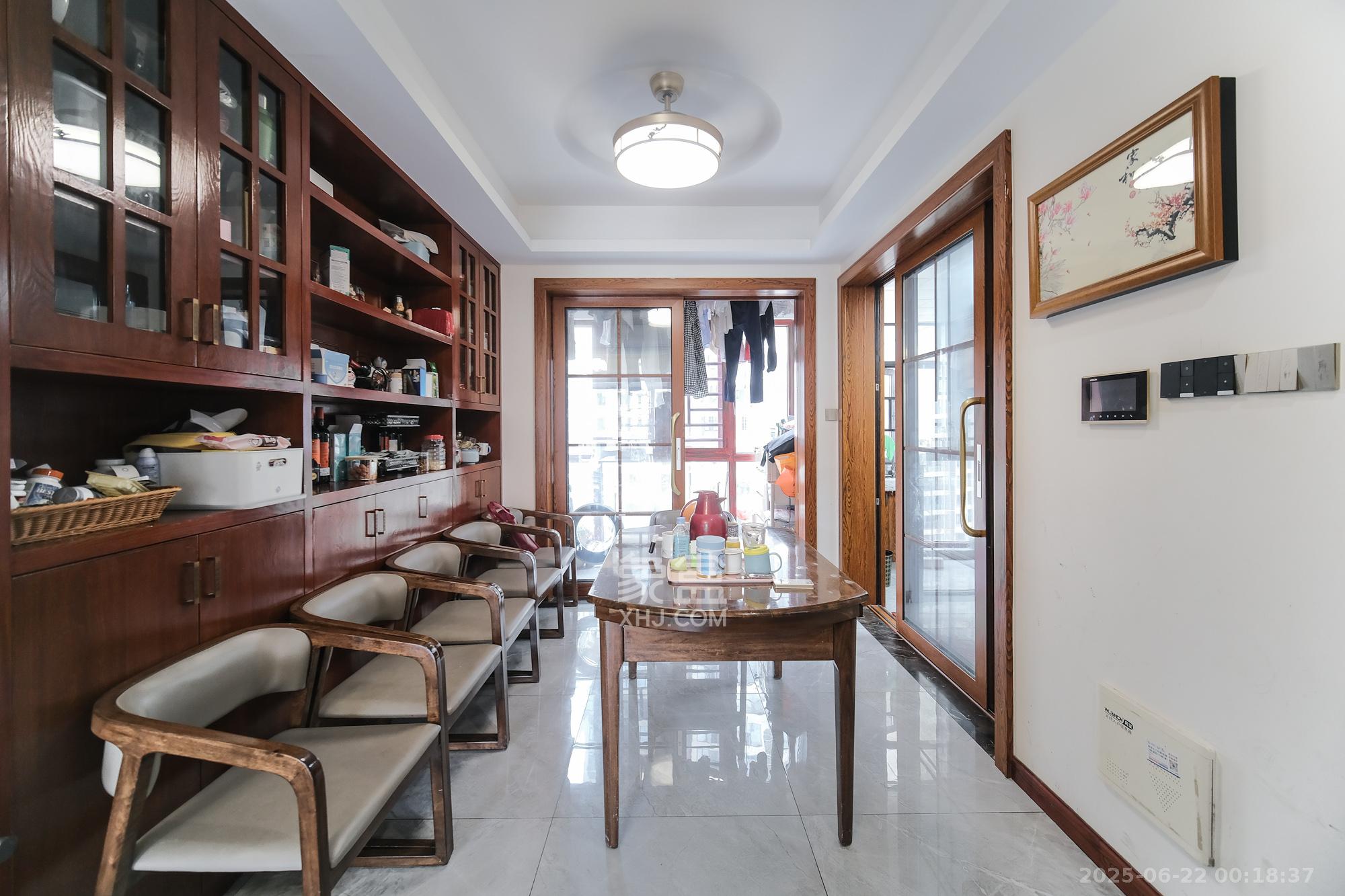 星雅美辰 4室2厅2卫 125.0万 星雅美辰 4室2厅2卫 125.0万客厅