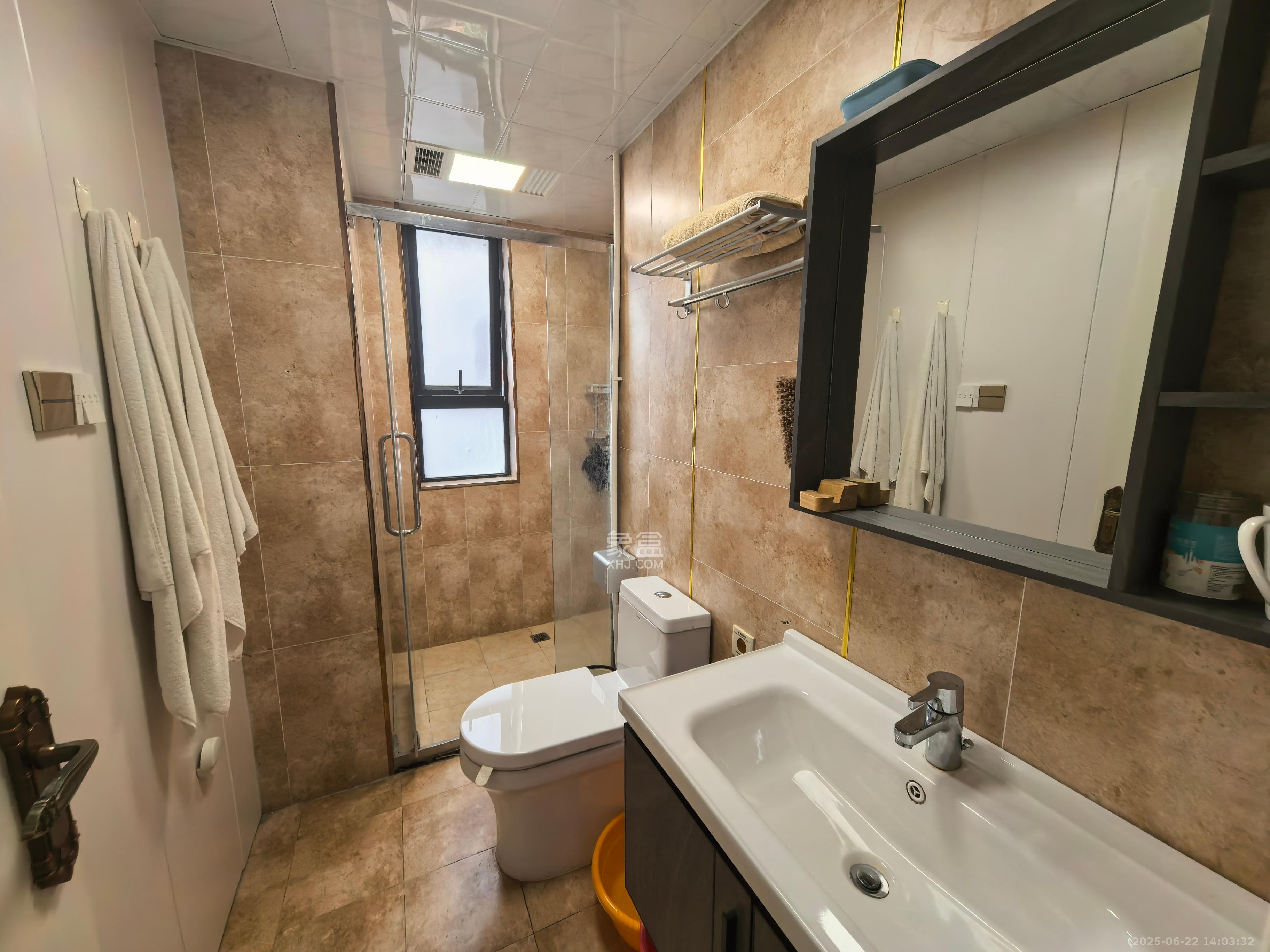 京武浪琴山一、二期 1室1厅1卫 4000.0元/月 京武浪琴山一、二期 1室1厅1卫 4000.0元/月室内图