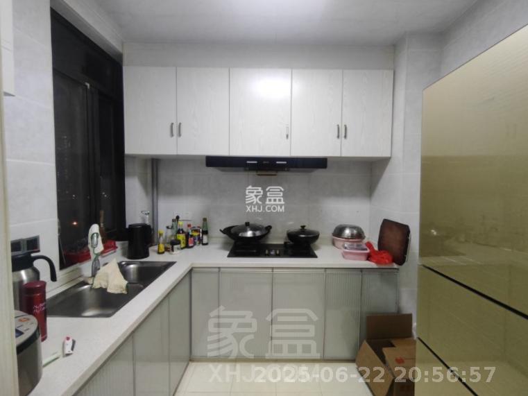 金轮翡翠名园 3室2厅1卫 1800.0元/月 金轮翡翠名园 3室2厅1卫 1800.0元/月室内图