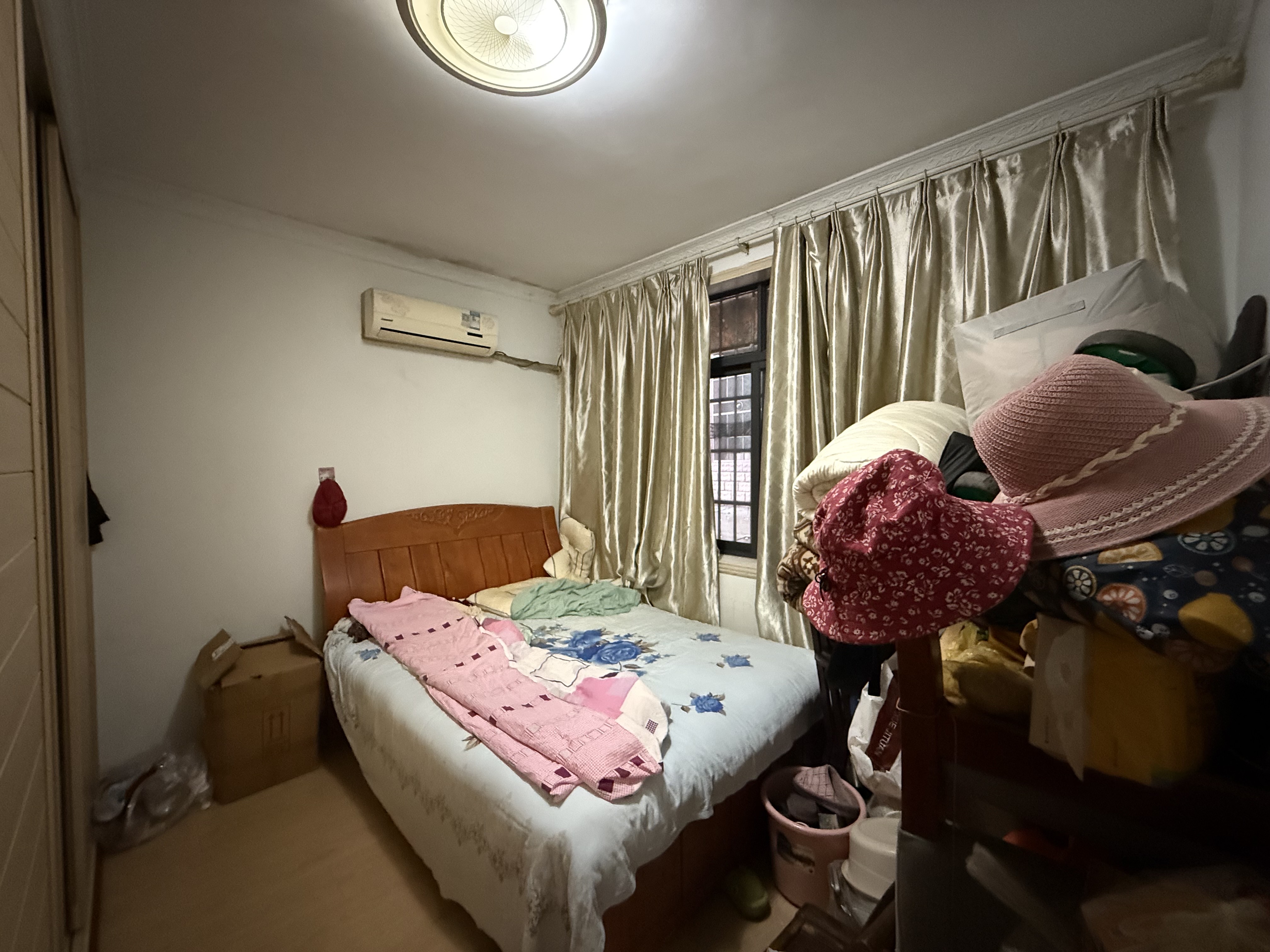城墙路  2室2厅1卫   29.00万卧室
