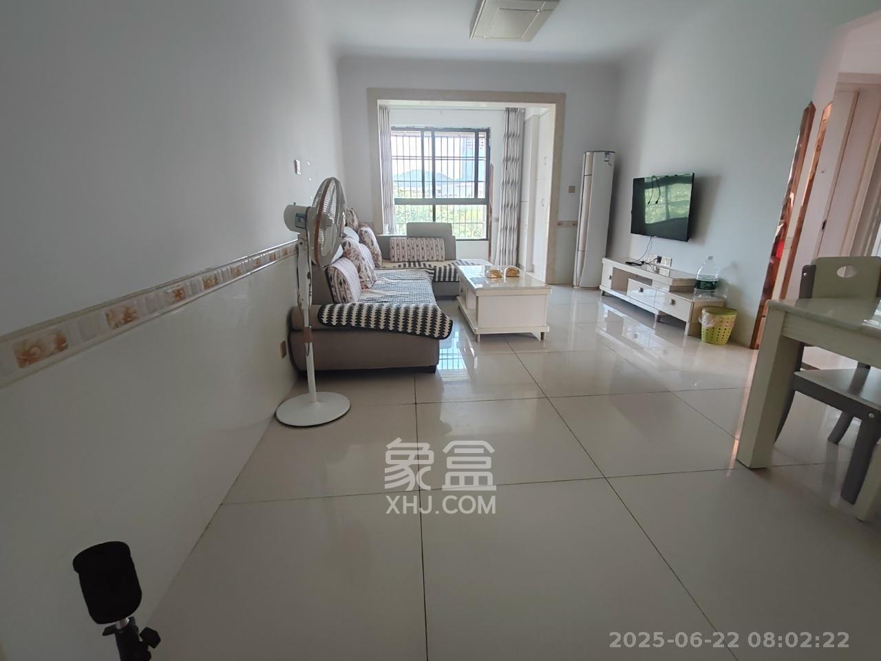 嘉顺苑  1室2厅1卫   2100.00元/月