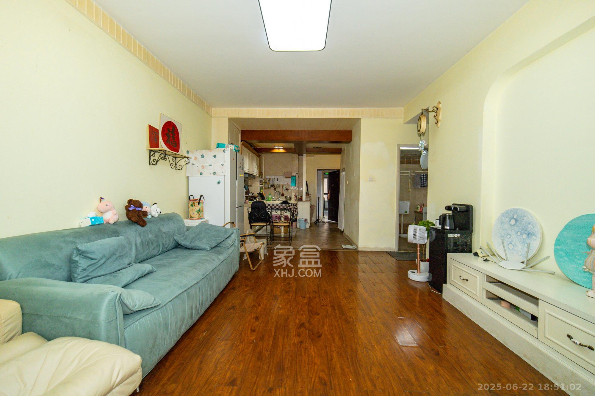 华润凤凰城一期  2室2厅1卫    51.8万 华润凤凰城一期  2室2厅1卫    51.8万客厅