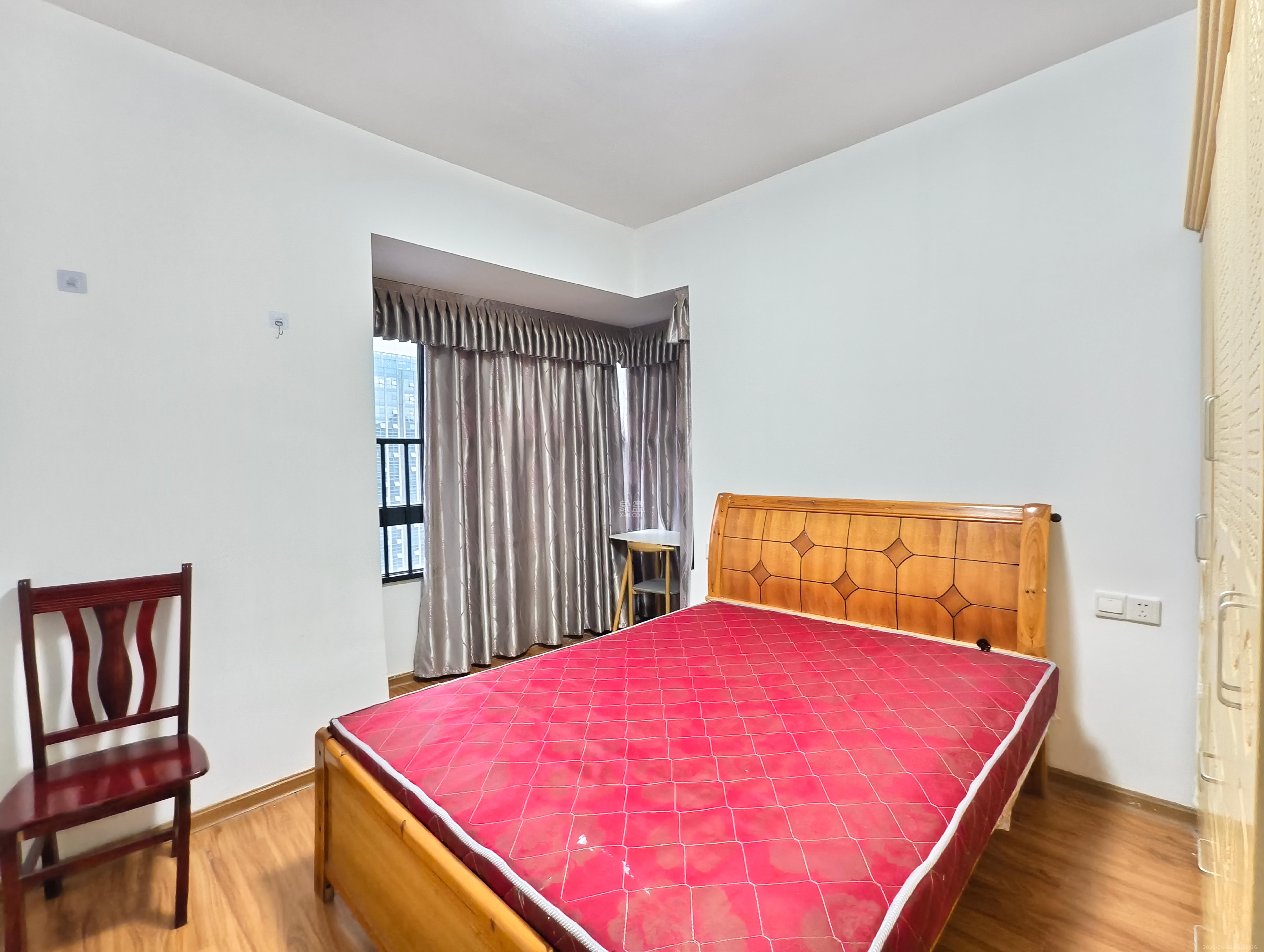 奥克斯广场 3室2厅1卫 2600.0元/月 奥克斯广场 3室2厅1卫 2600.0元/月室内图