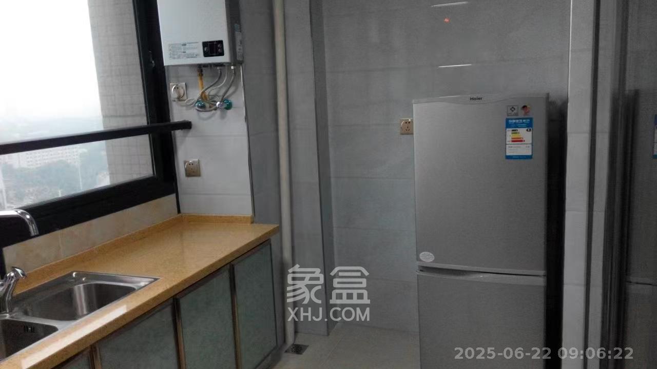 山水湾  1室1厅1卫   1500.00元/月室内图
