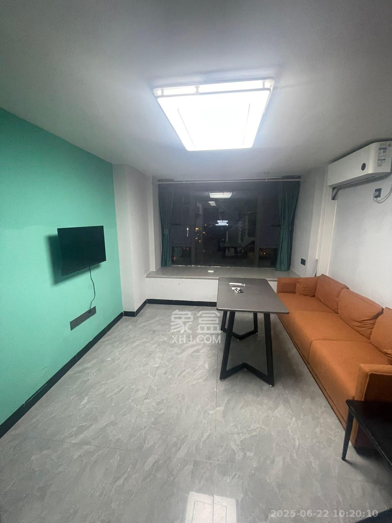 龙湖湘江星座(祺鑫星座公寓) 2室1厅1卫 2000.0元/月 龙湖湘江星座(祺鑫星座公寓) 2室1厅1卫 2000.0元/月室内图