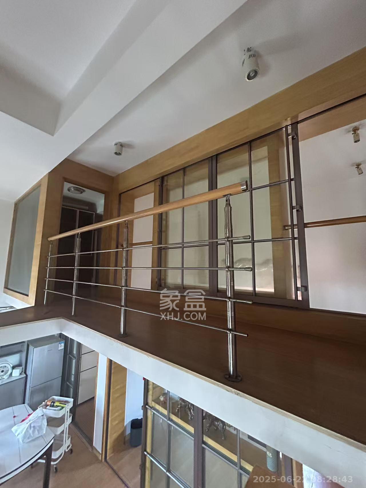 蝴蝶谷  4室2厅2卫   1800.00元/月室内图