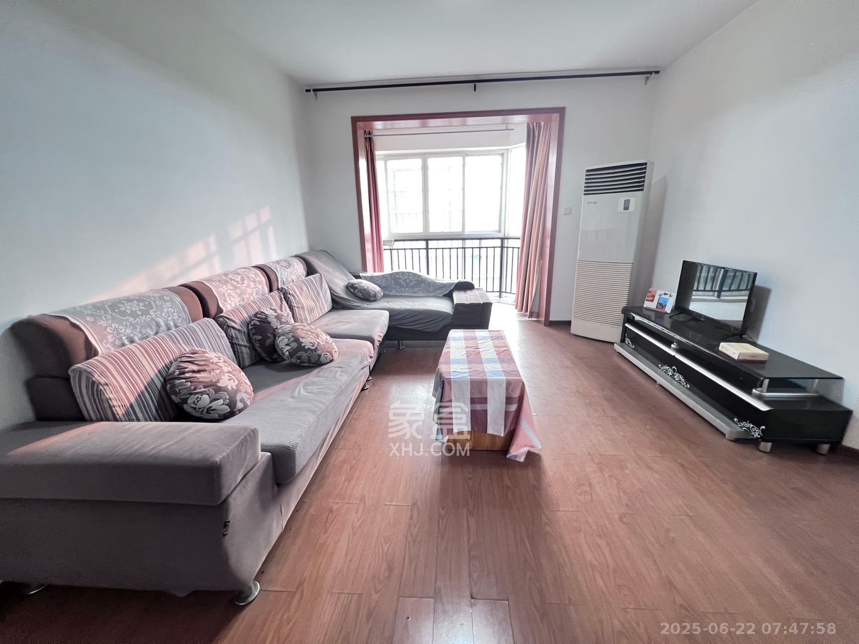 龙王港社区 3室2厅1卫 2600.0元/月 龙王港社区 3室2厅1卫 2600.0元/月室内图