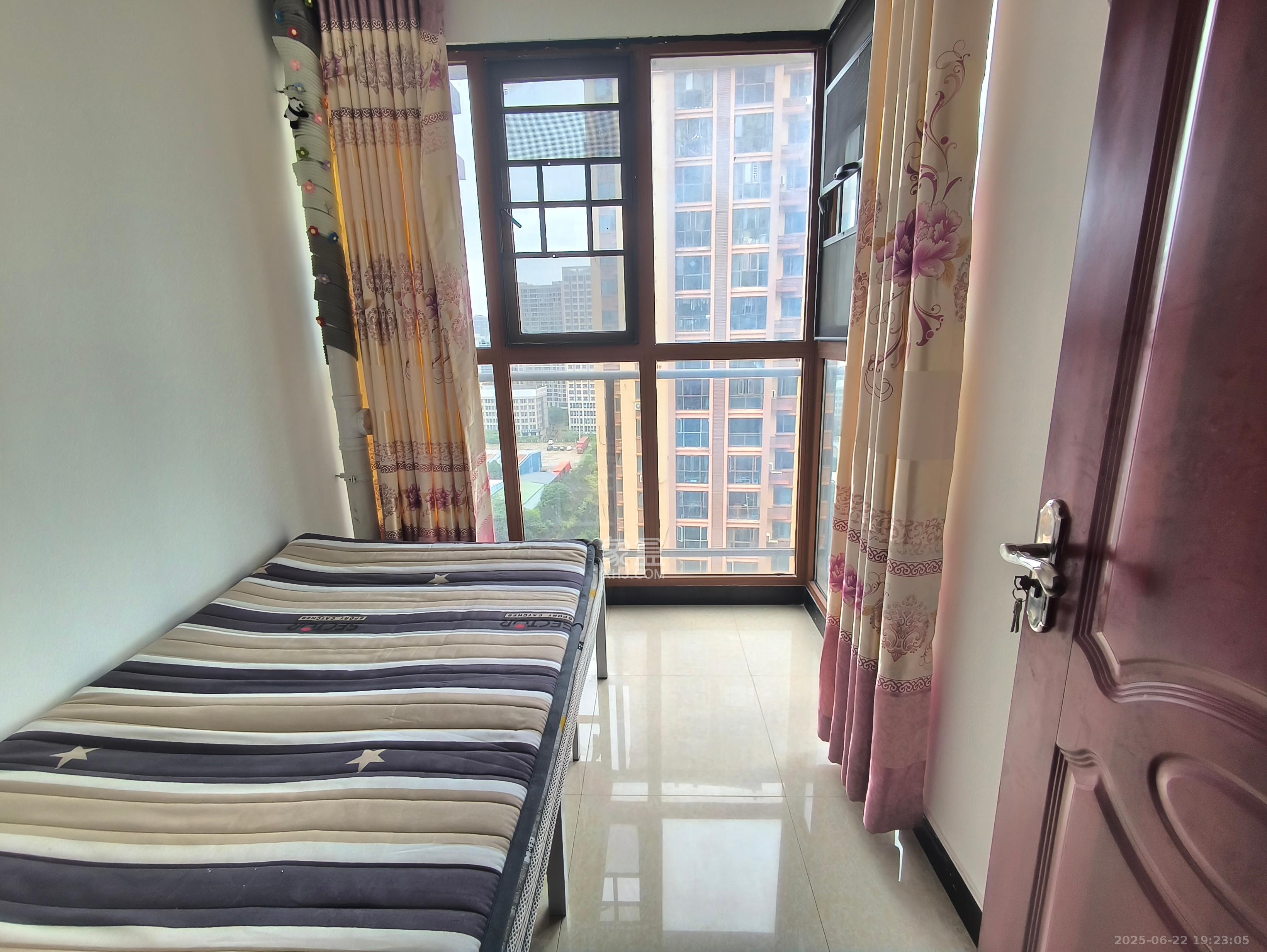 万里时代  3室1厅1卫    2800.0元/月 万里时代  3室1厅1卫    2800.0元/月室内图