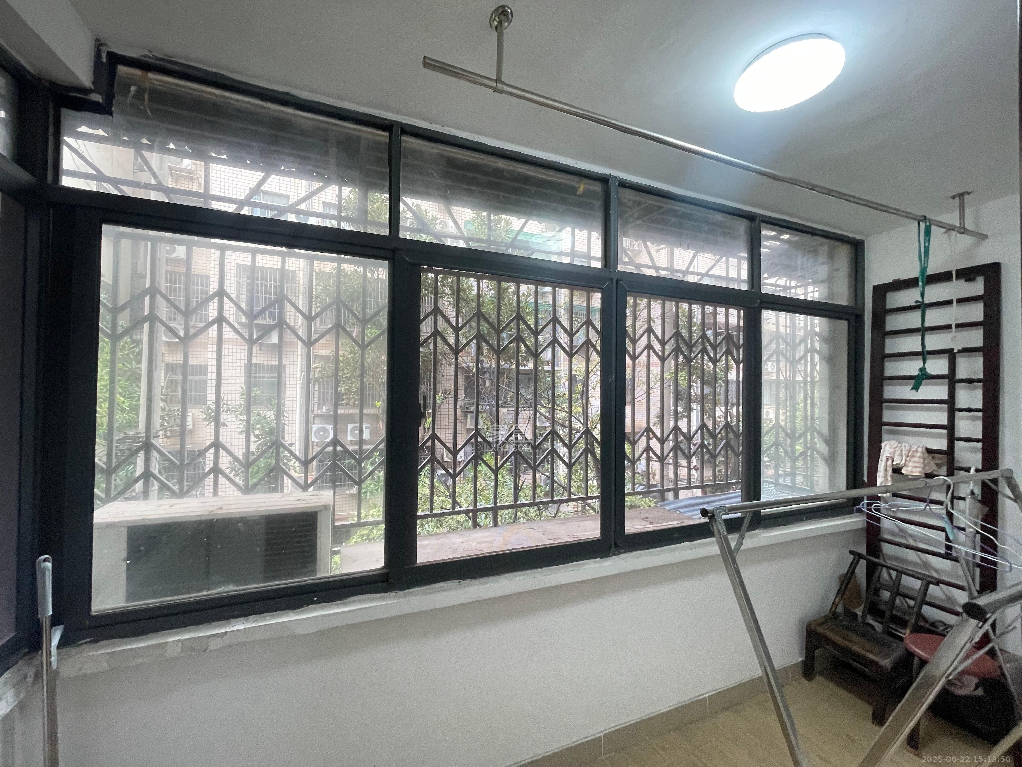 东文庙坪 2室1厅1卫 2700.0元/月 东文庙坪 2室1厅1卫 2700.0元/月室内图