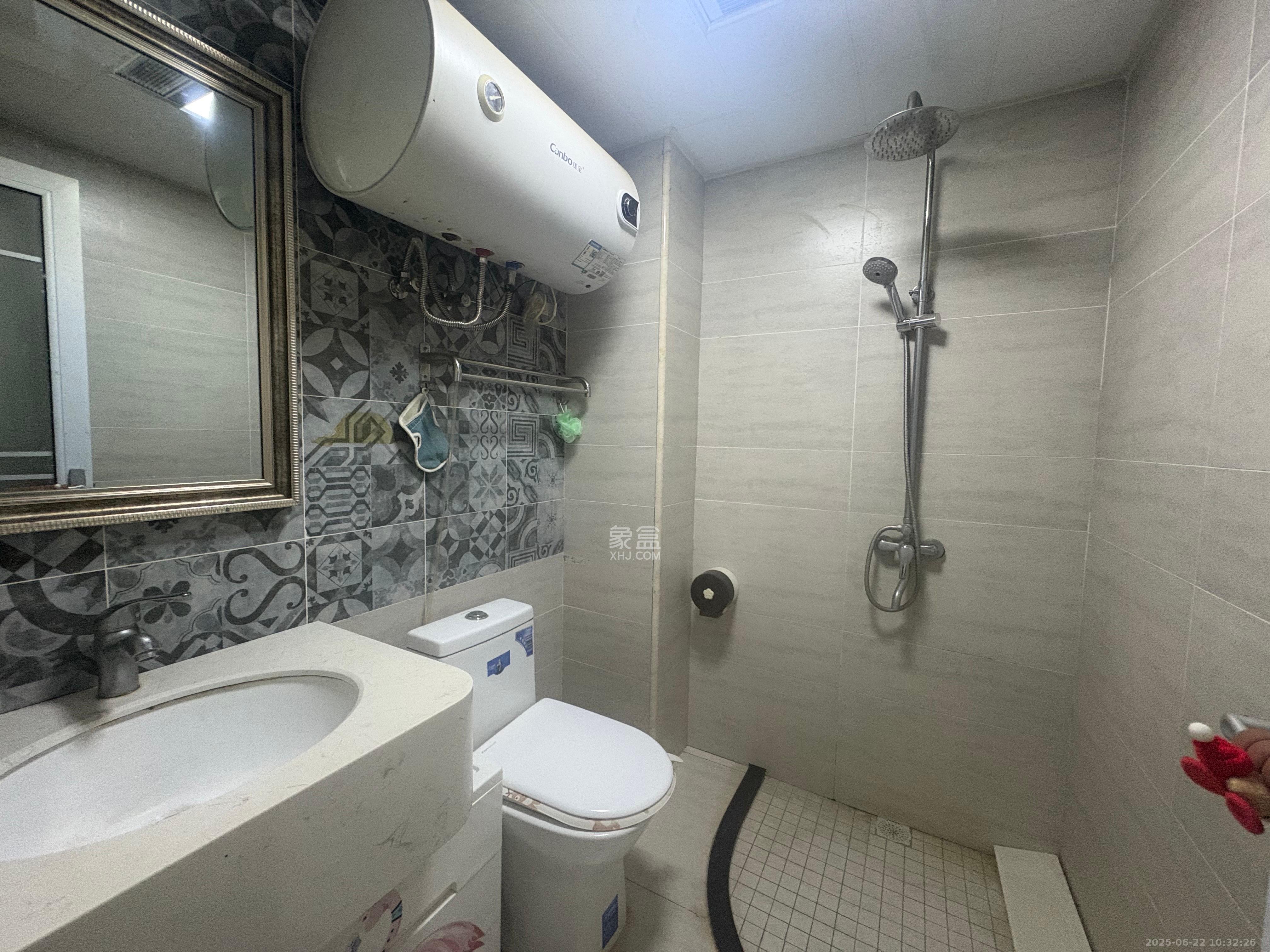 中交里城 1室1厅1卫 1600.0元/月 中交里城 1室1厅1卫 1600.0元/月室内图