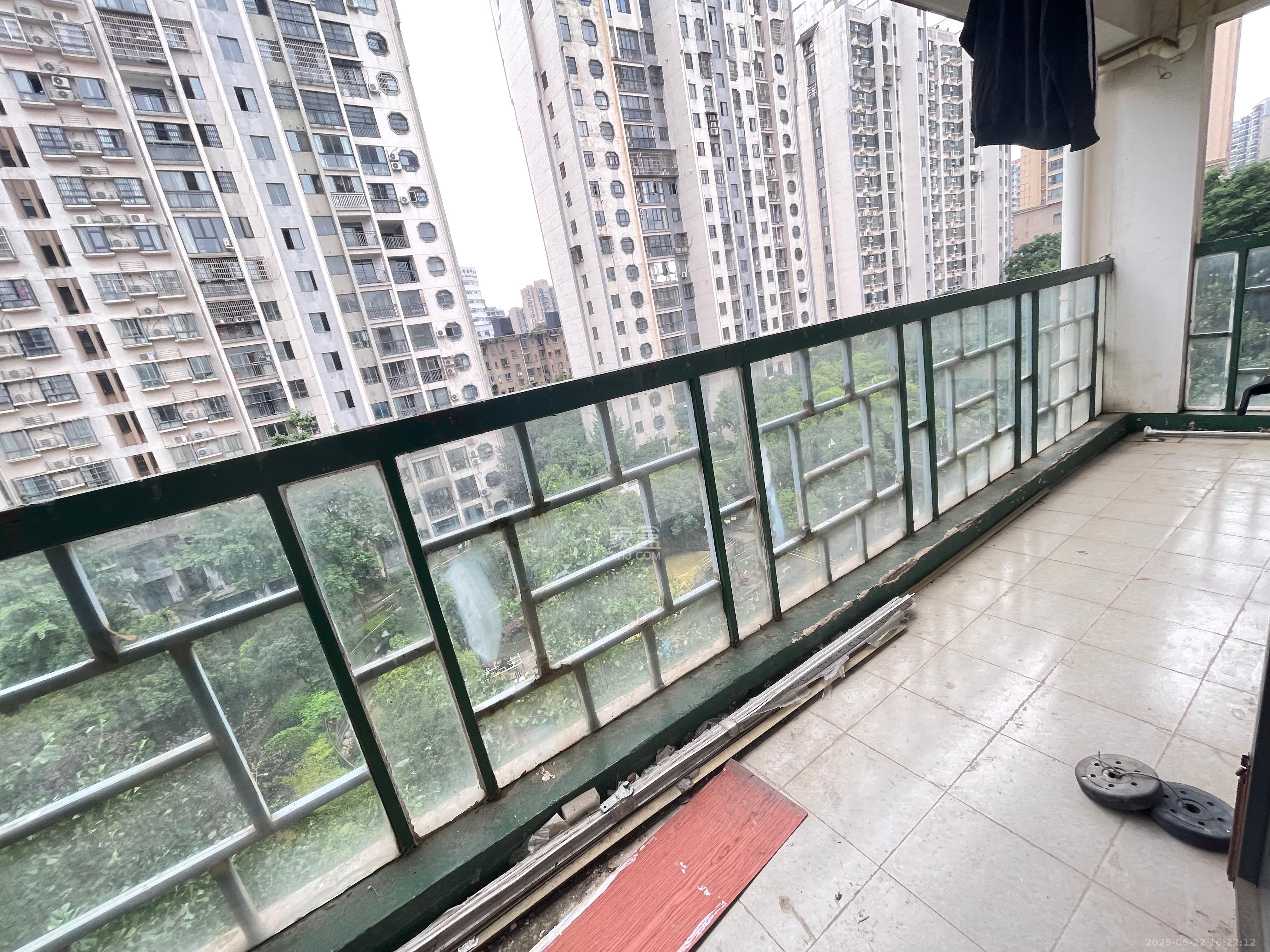 西子湖畔沃府  4室2厅2卫    2600.0元/月室内图