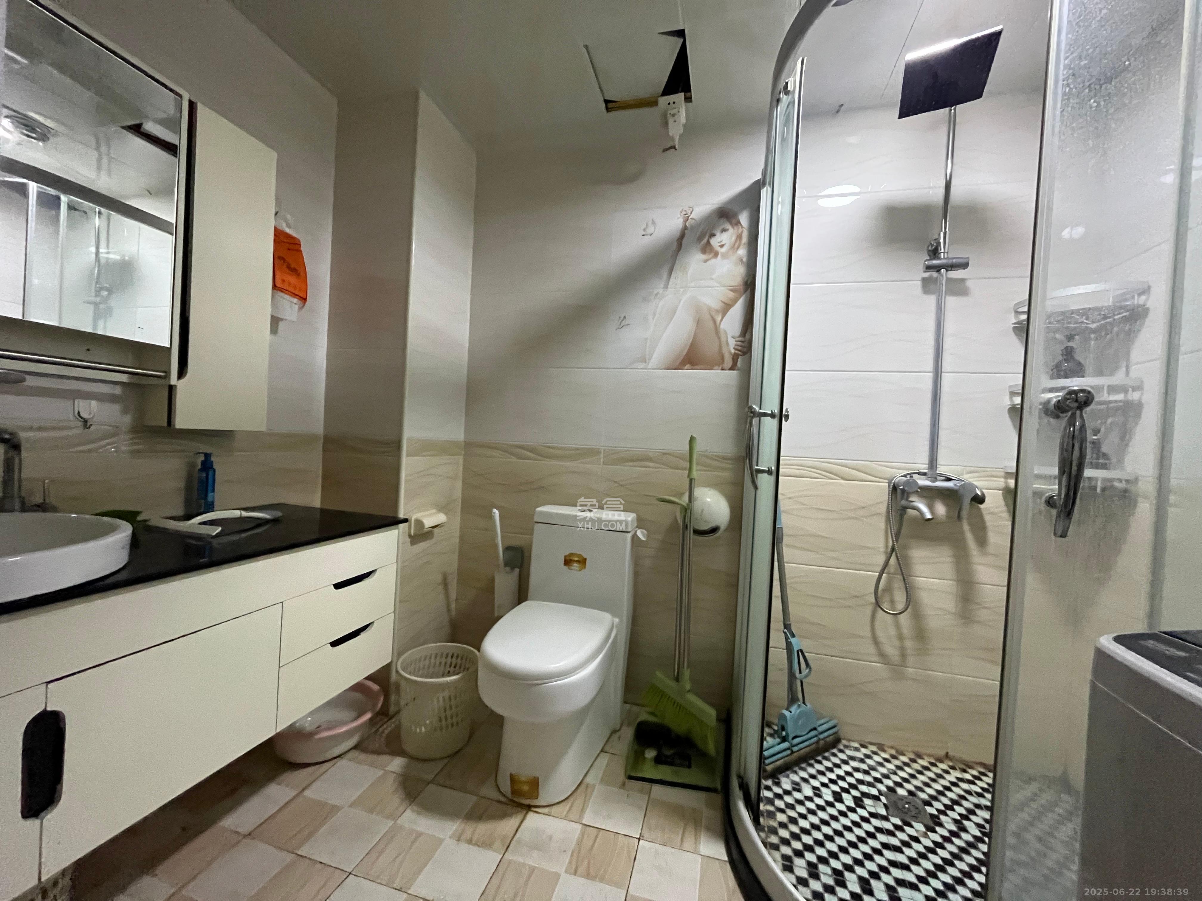 长房天翼未来城  1室1厅1卫    1700.0元/月室内图