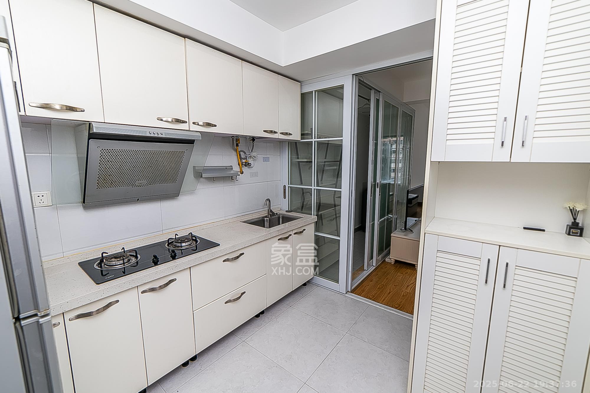 东怡外国(南湖一号) 1室1厅1卫 37.0万 东怡外国(南湖一号) 1室1厅1卫 37.0万其他