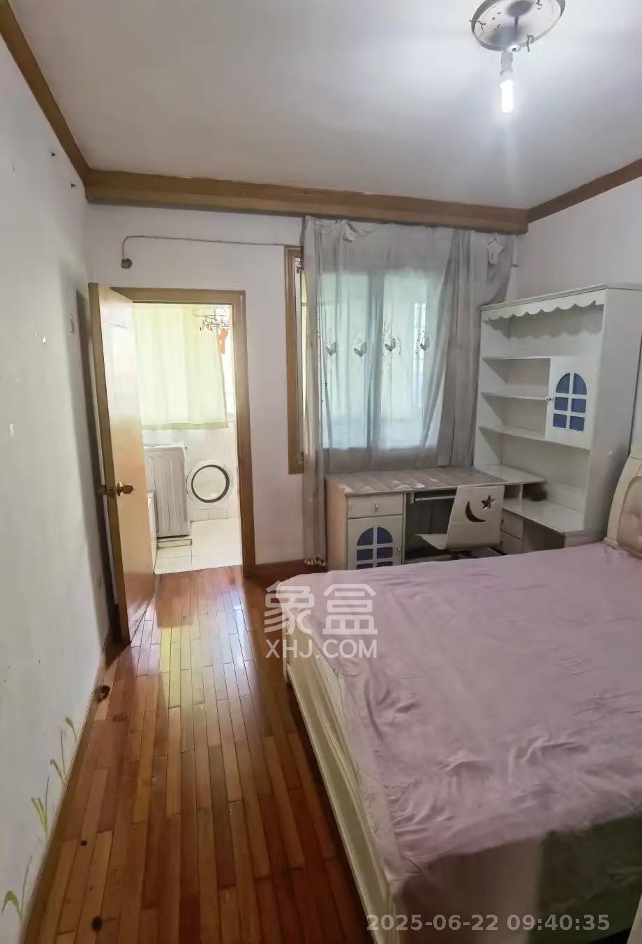 南园小区  3室2厅1卫   1600.00元/月室内图1