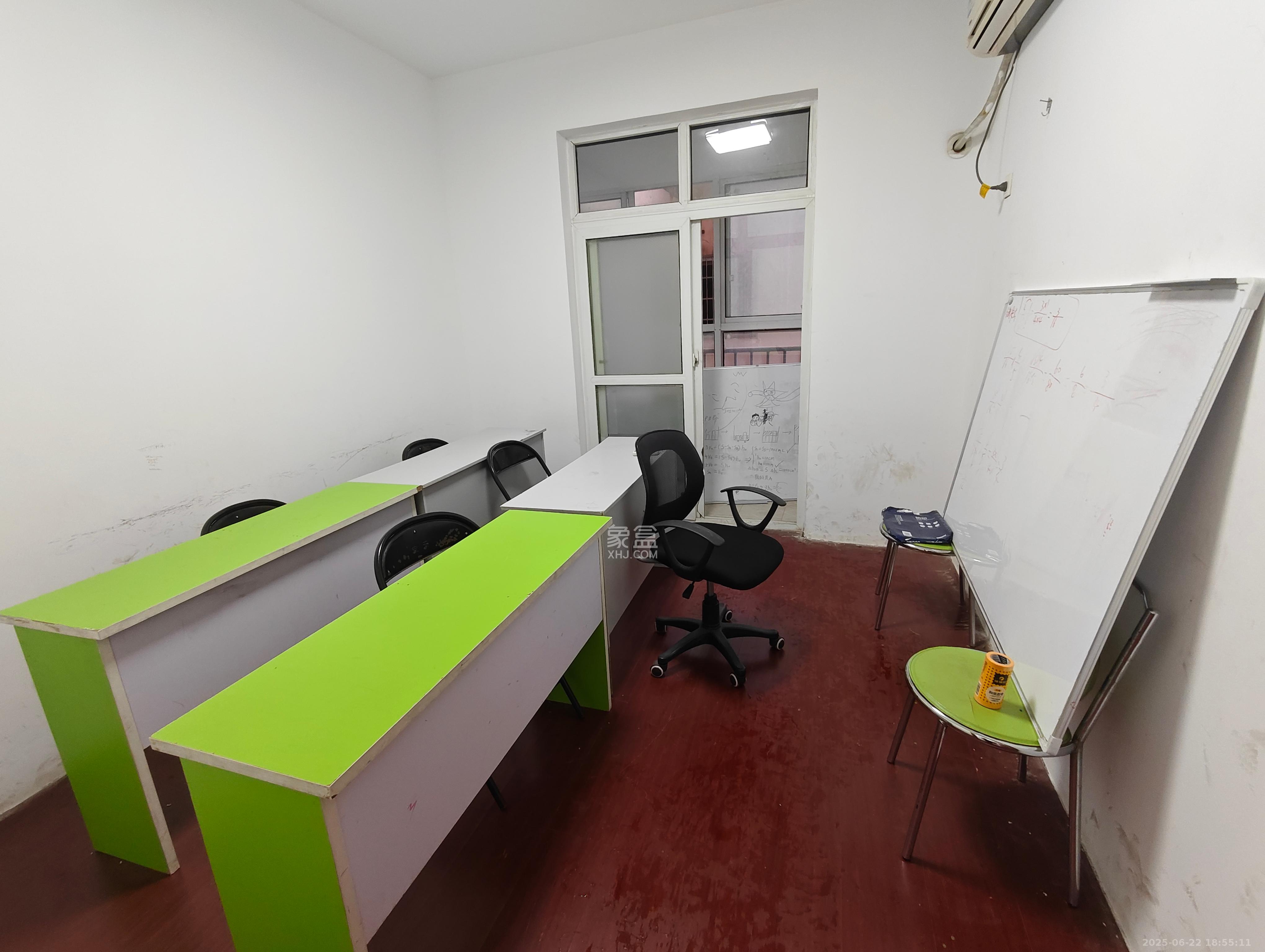 上河国际C区 4室2厅1卫 3100.0元/月 上河国际C区 4室2厅1卫 3100.0元/月室内图