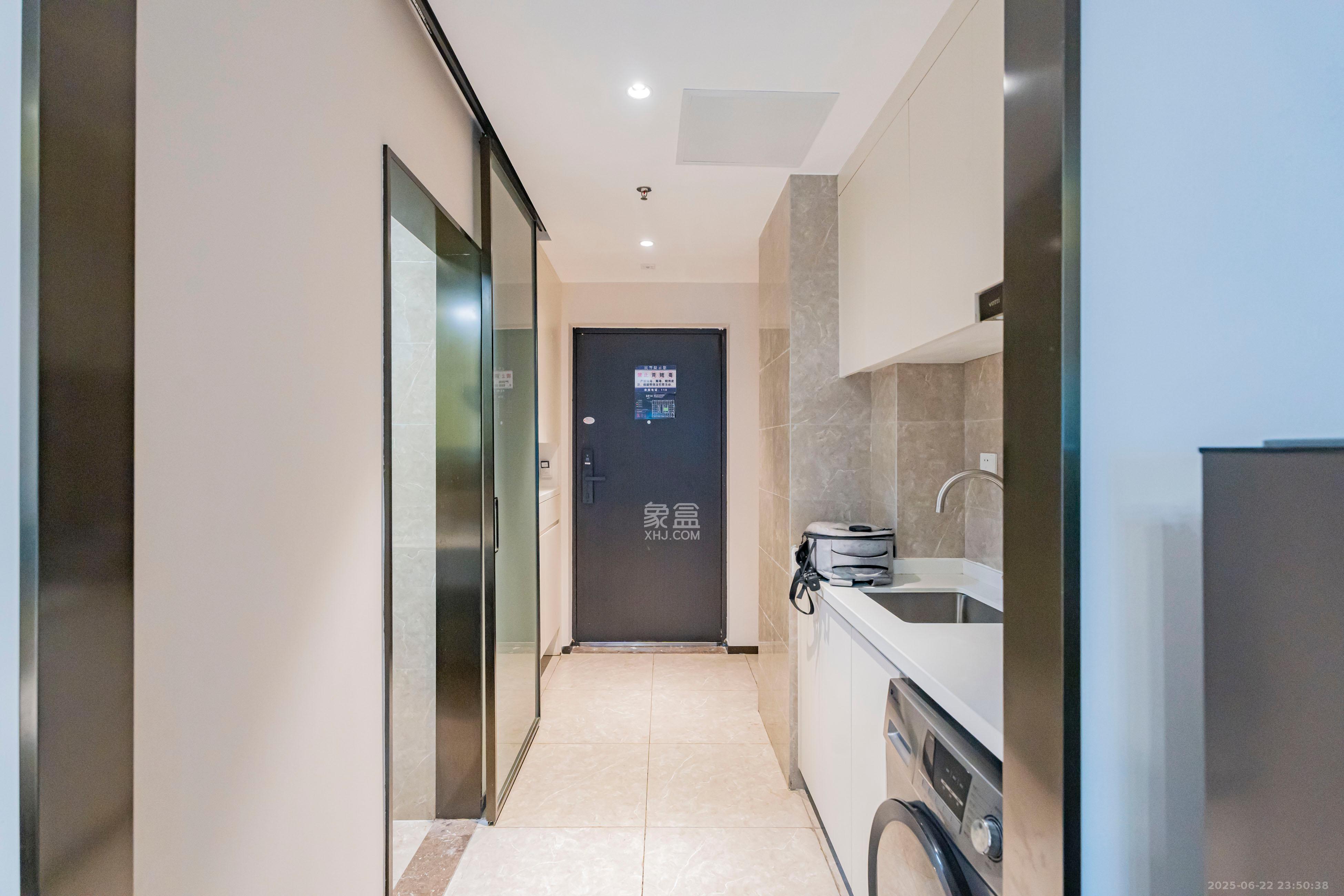 华润置地中心 1室1厅1卫 50.0万 华润置地中心 1室1厅1卫 50.0万厨房