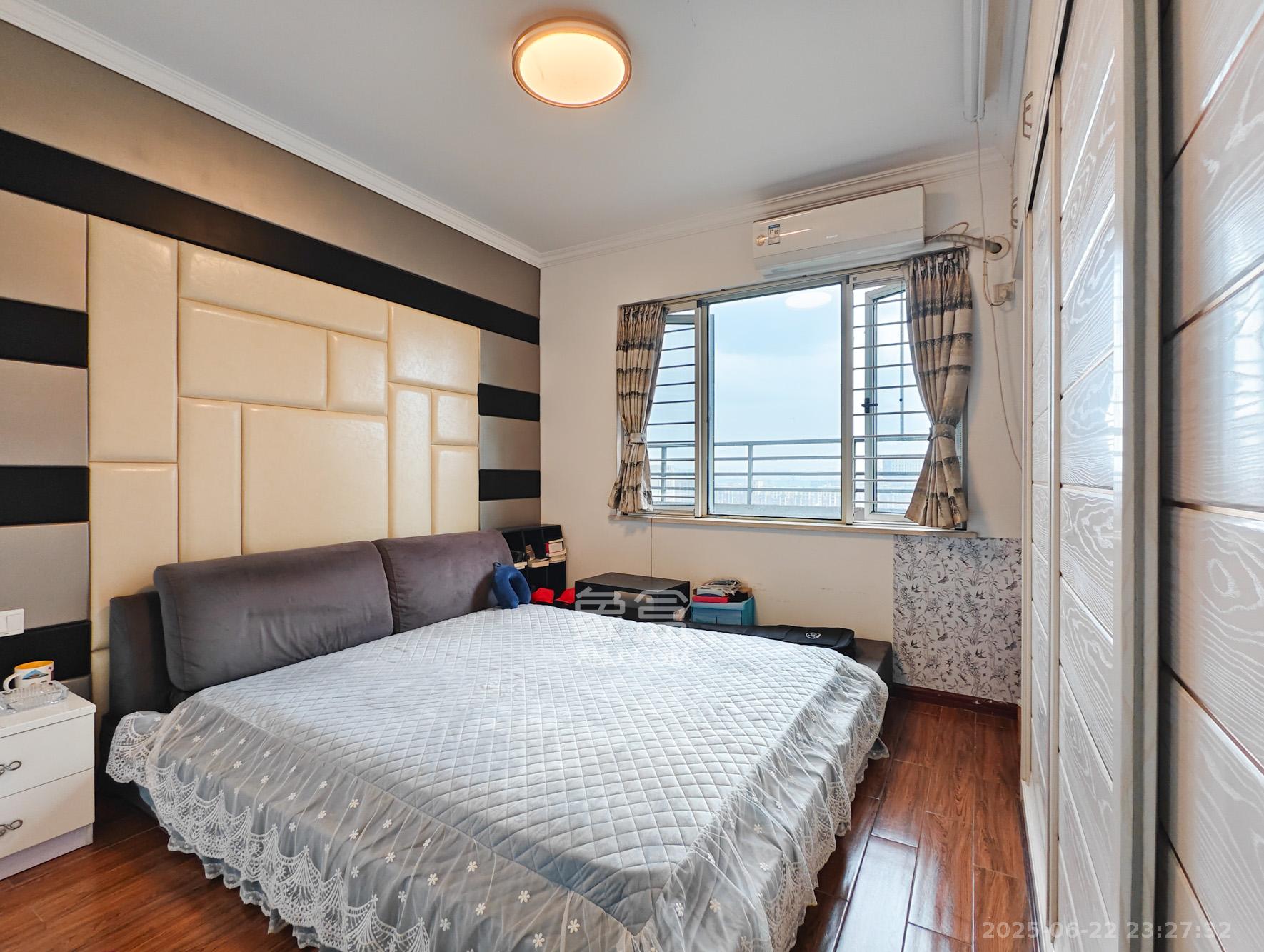 五矿万境水岸二期(五矿万境水岸和苑)  3室2厅2卫    130.0万 五矿万境水岸二期(五矿万境水岸和苑)  3室2厅2卫    130.0万卧室