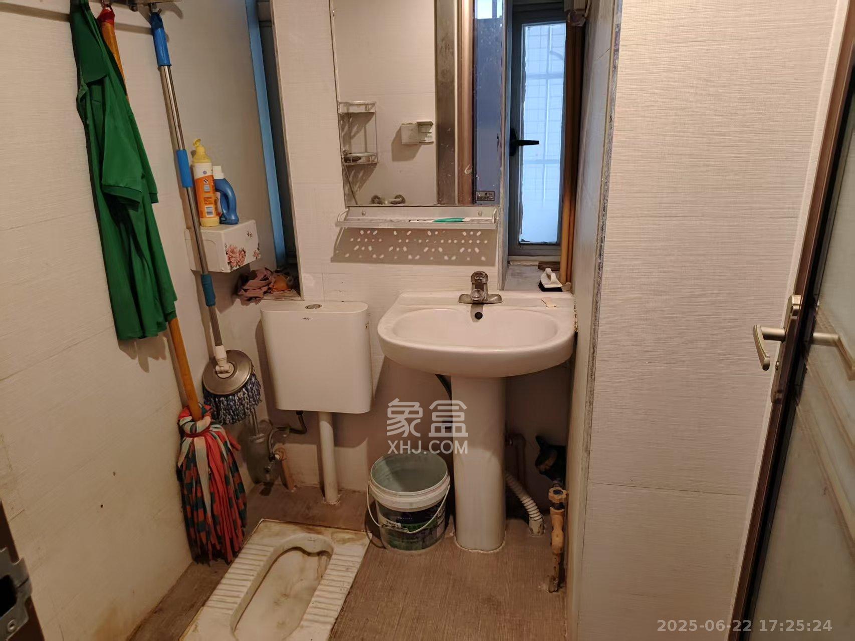 中扬华苑  4室2厅4卫   2600.00元/月室内图